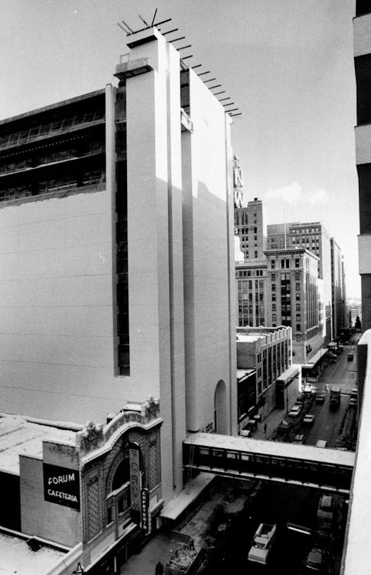A skyway spanned 7th Street in downtown Minneapolis to connect the Radisson Hotel with the Radisson Center, which was built in 1969 and was gone by 1981.