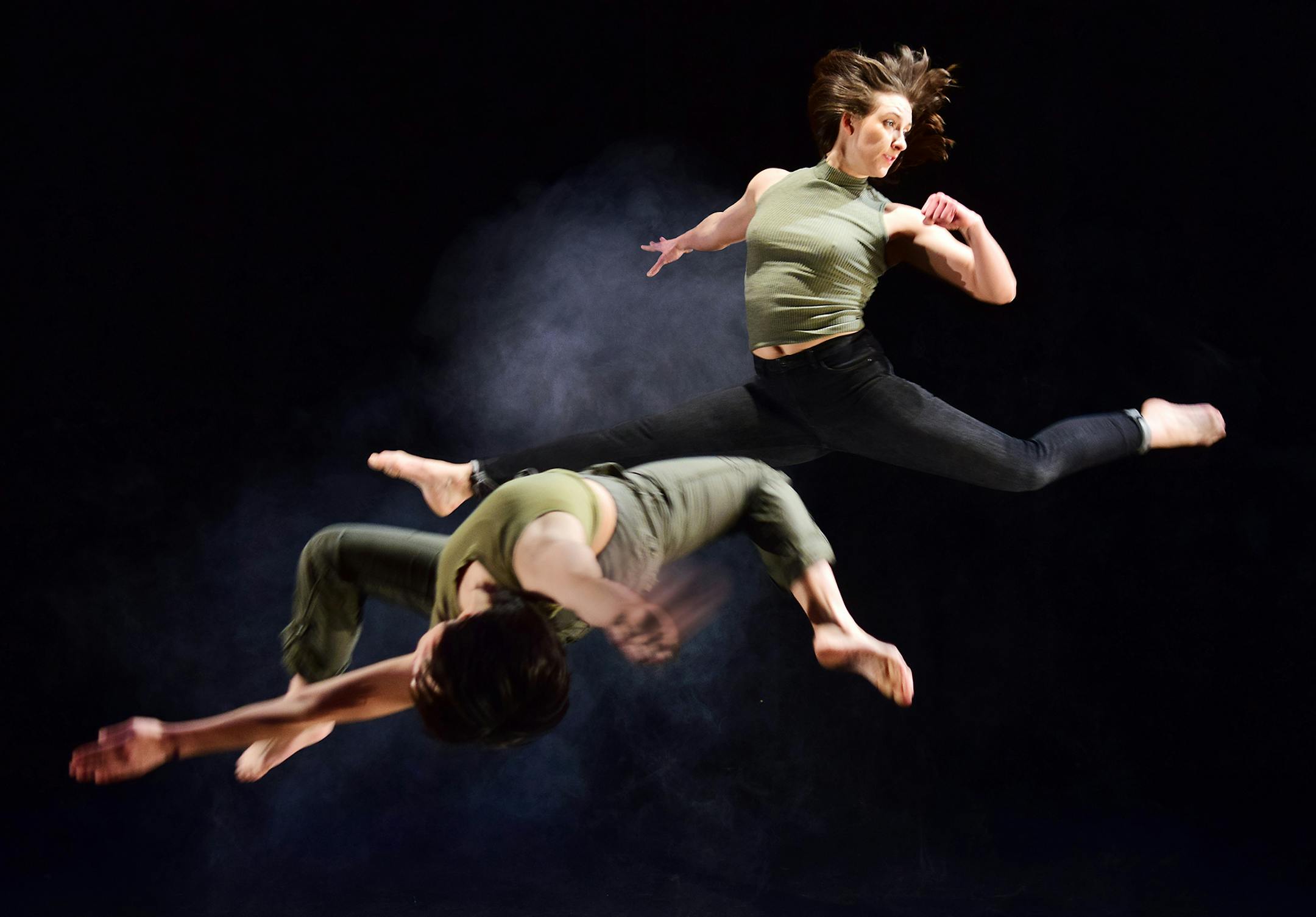 Photo credit: V. Paul Virtucio
Shapiro & Smith Dance presents the world premiere of ëLater That Night."