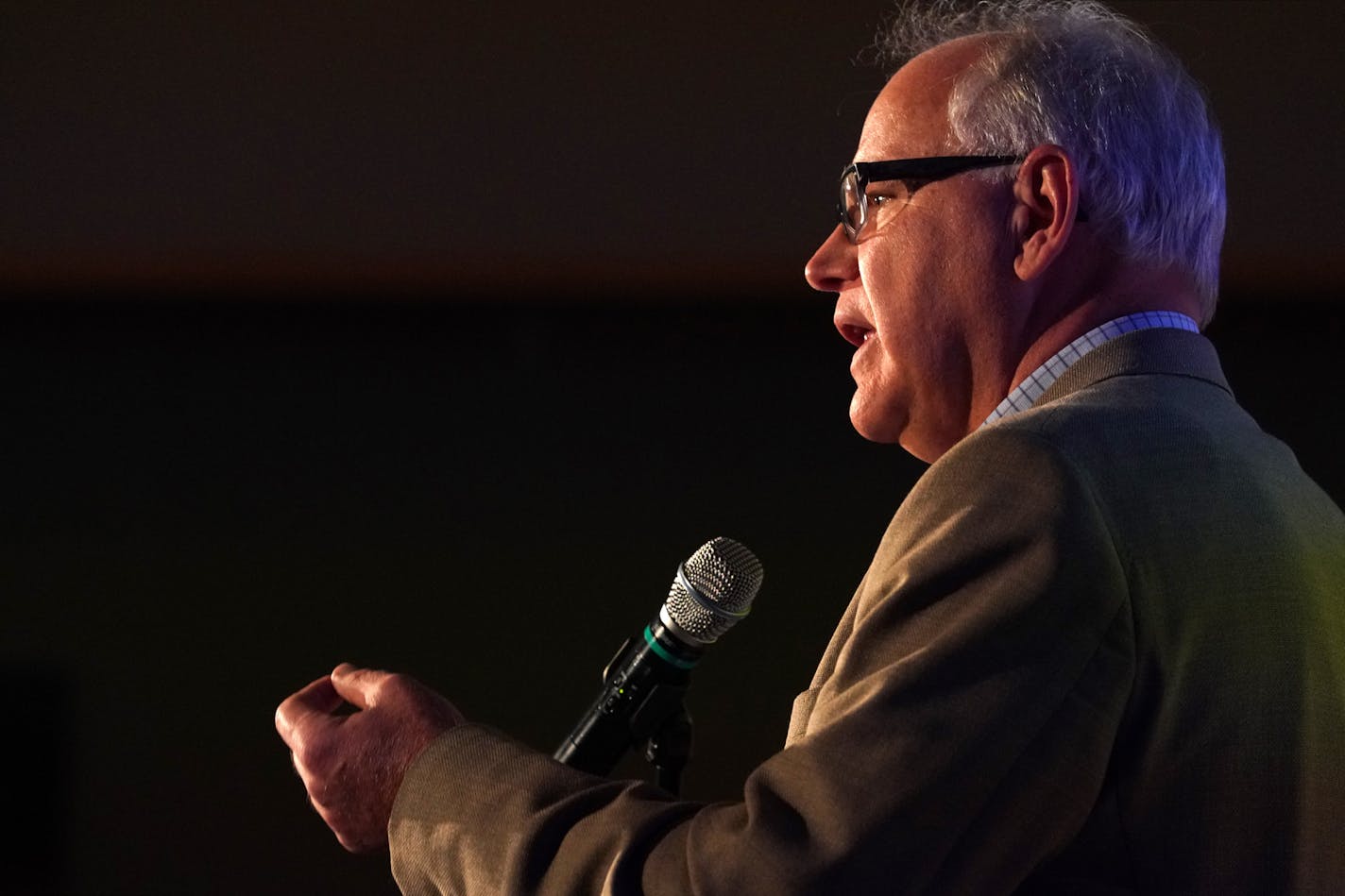 Minnesota gubernatorial candidate Congressman Tim Walz, DFL, along with Hennepin County Commissioner Jeff Johnson, republican, participated in the &#xec;Greater Minnesota Debate&#xee; in Willmar. ] ANTHONY SOUFFLE &#xef; anthony.souffle@startribune.com Minnesota gubernatorial candidates Hennepin County Commissioner Jeff Johnson and Congressman Tim Walz participated in the &#xec;Greater Minnesota Debate&#xee; Tuesday, Oct. 9, 2018 at the MinnWest Technology Campus in Willmar, Minn.