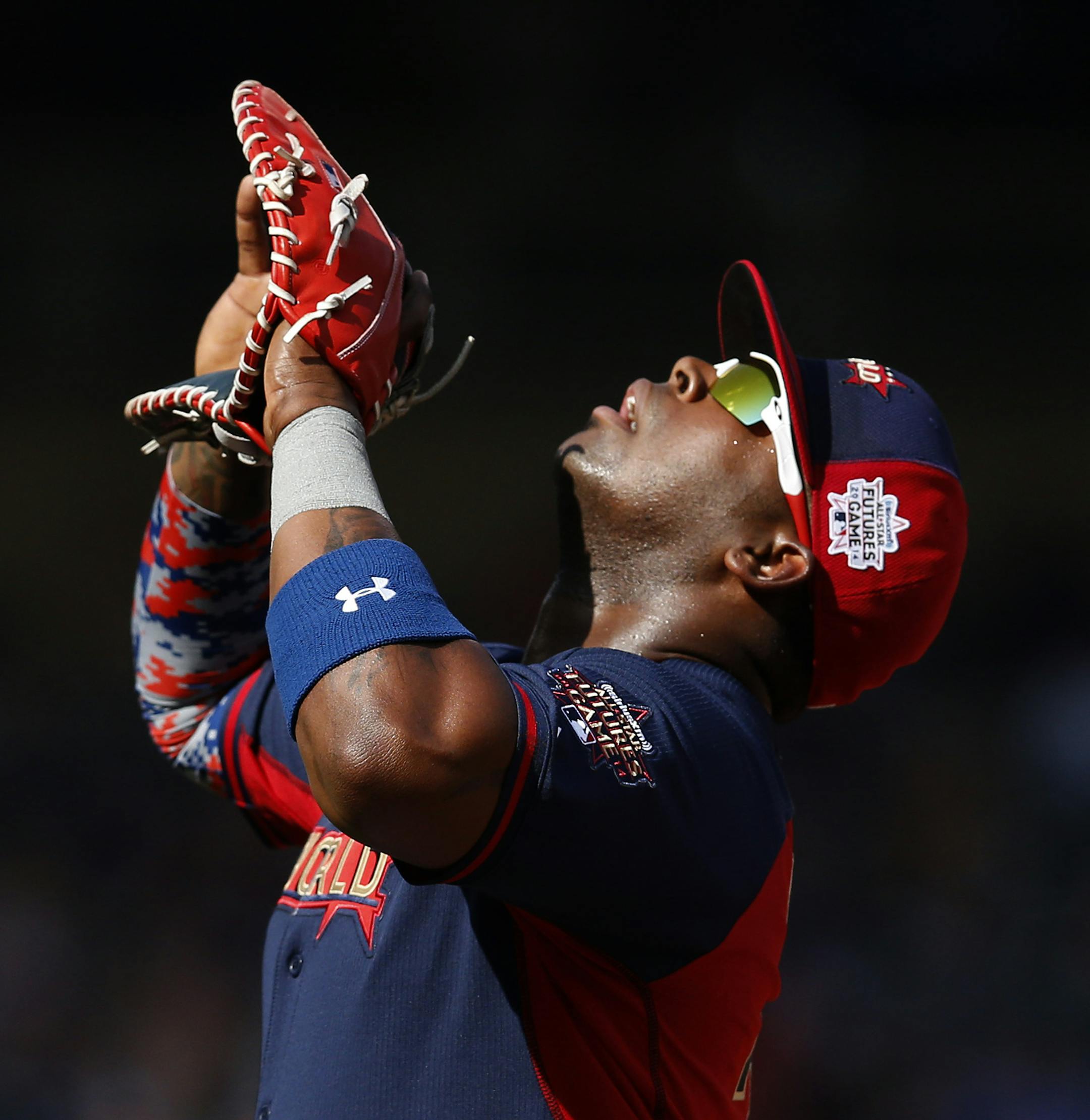 Minnesota Twins prospect Kennys Vargas (35) caught a pop up in the fourth inning. ] CARLOS GONZALEZ cgonzalez@startribune.com - July 13, 2014 , Minneapolis, Minn., Target Field, Legends & Celebrity Softball & All-Star Futures Games