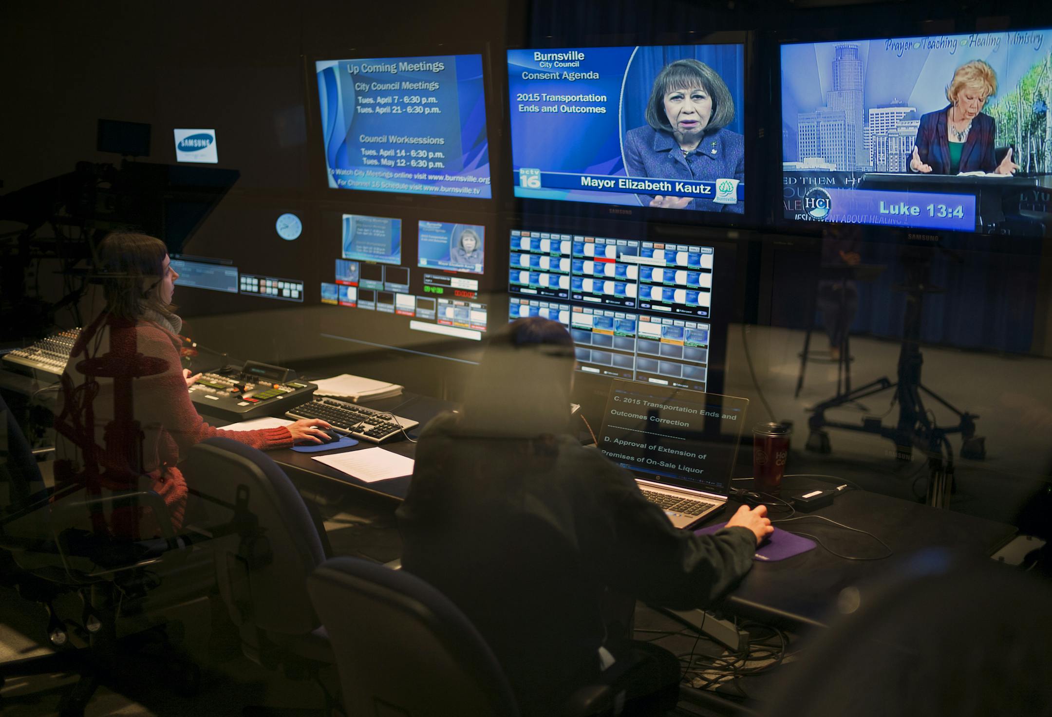 At Burnsville H.S. where Burnsville Community Television tapes its show with Mayor Elizabeth Kautz's biweekly show, Olivia Franti, left, and Tina Wilson took the controls.]Richard Tsong-Taatarii/rtsong-taatarii@startribune.com