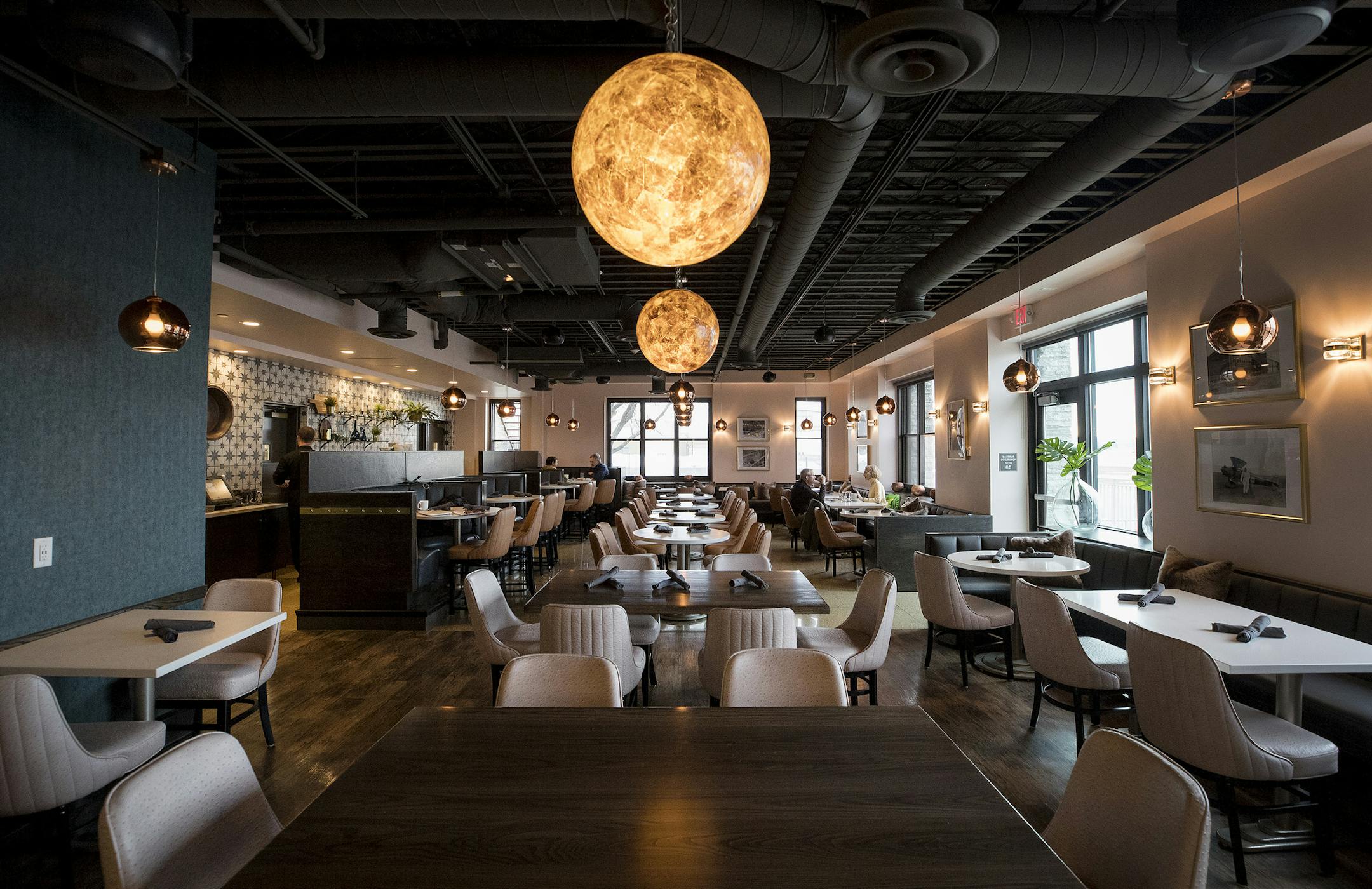 Holman's Table at the St. Paul Downtown Airport. ] CARLOS GONZALEZ ï cgonzalez@startribune.com ñ March 22, 2018, St. Paul, MN, Holman's Table, St. Paul Downtown Airport.