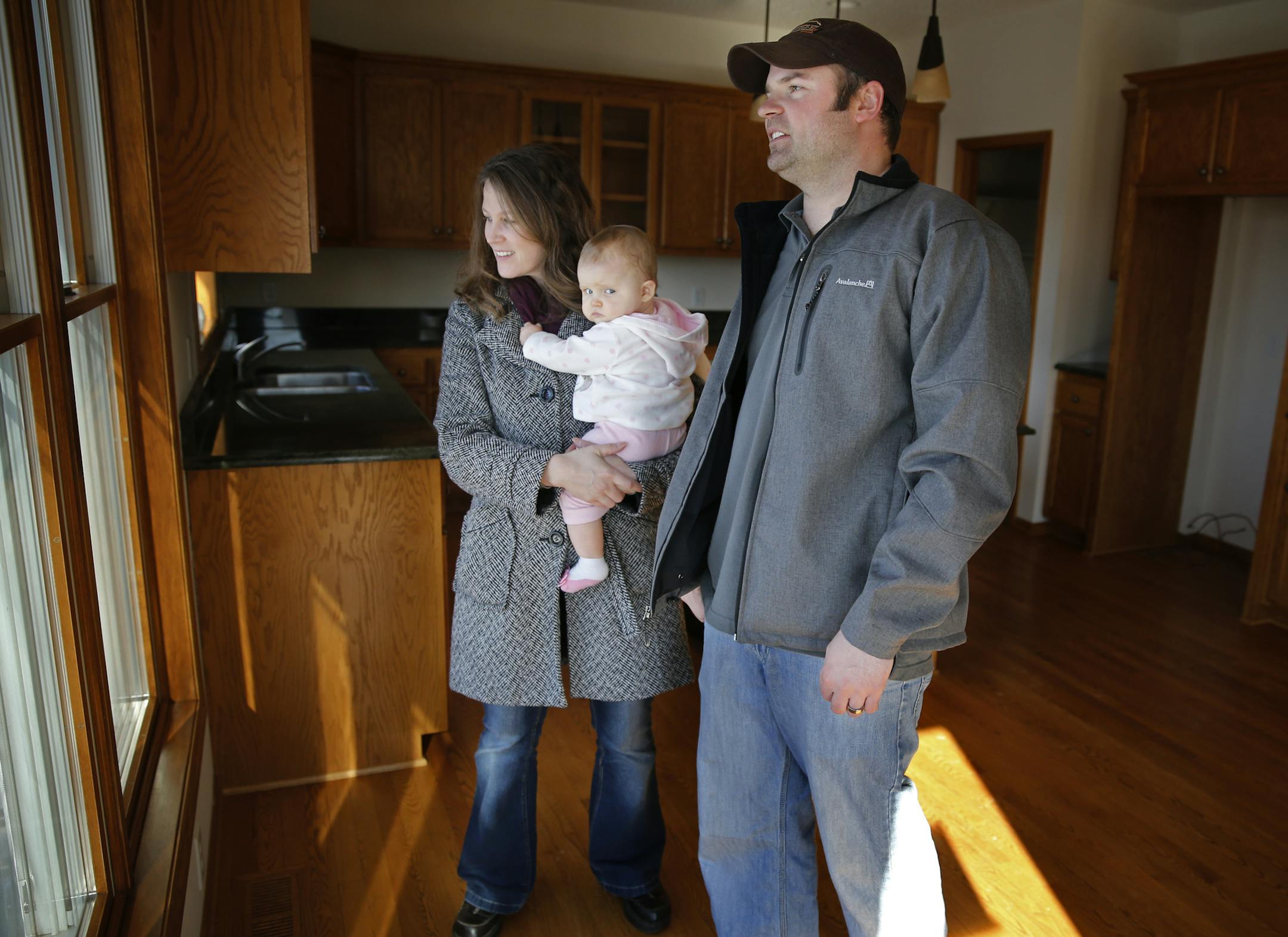 At a home in Prior Lake that they were previewing, Shannon Arnold, daughter Samantha, and her husband Nick quickly sold their house last fall, but couldn’t find another and had to move into a temporary rental.]rtsong-taatarii@startribune.com