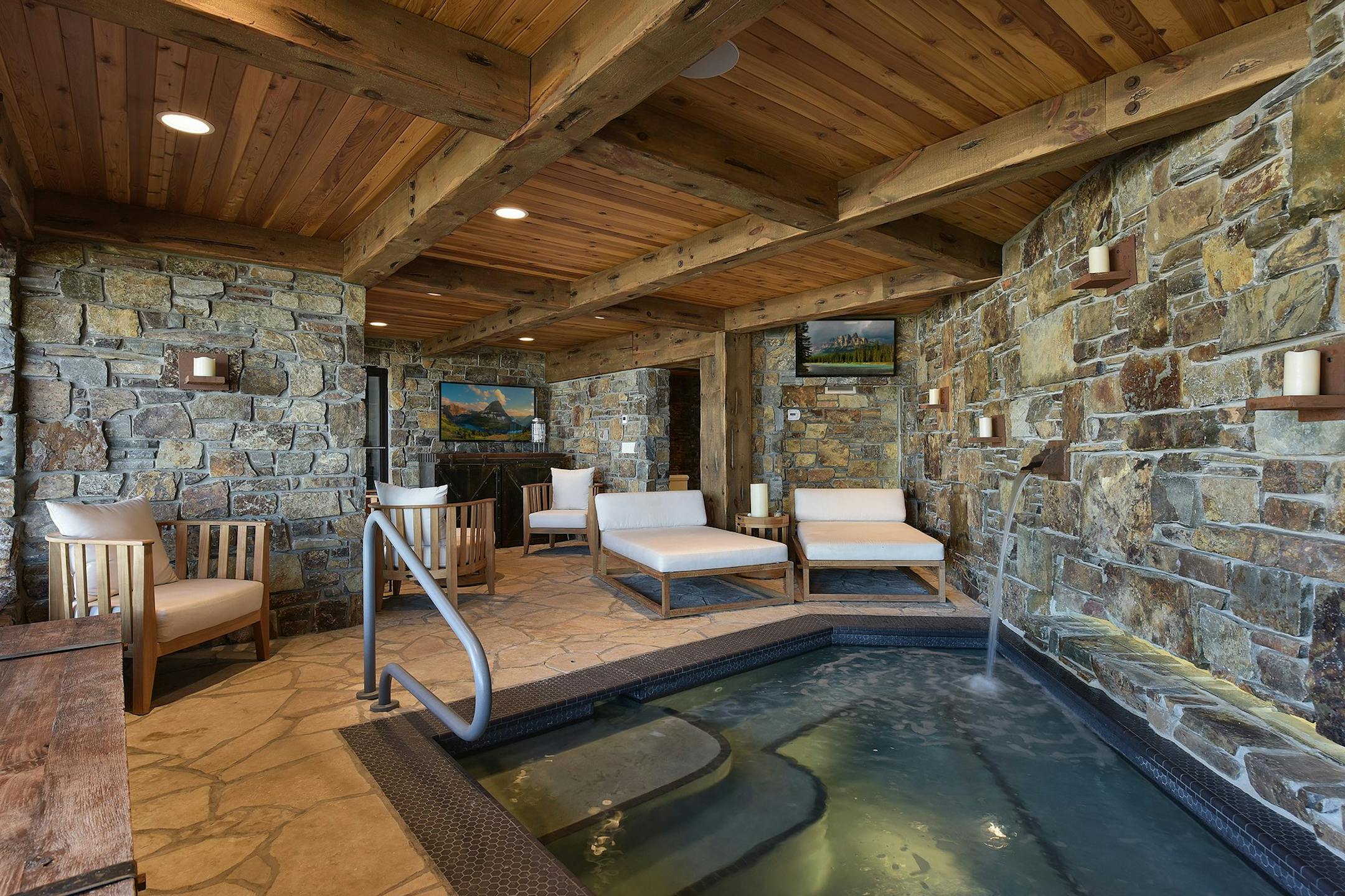 Clay Cliffe Tonka Bay home on Lake Minnetonka for sale by Edina Realty.