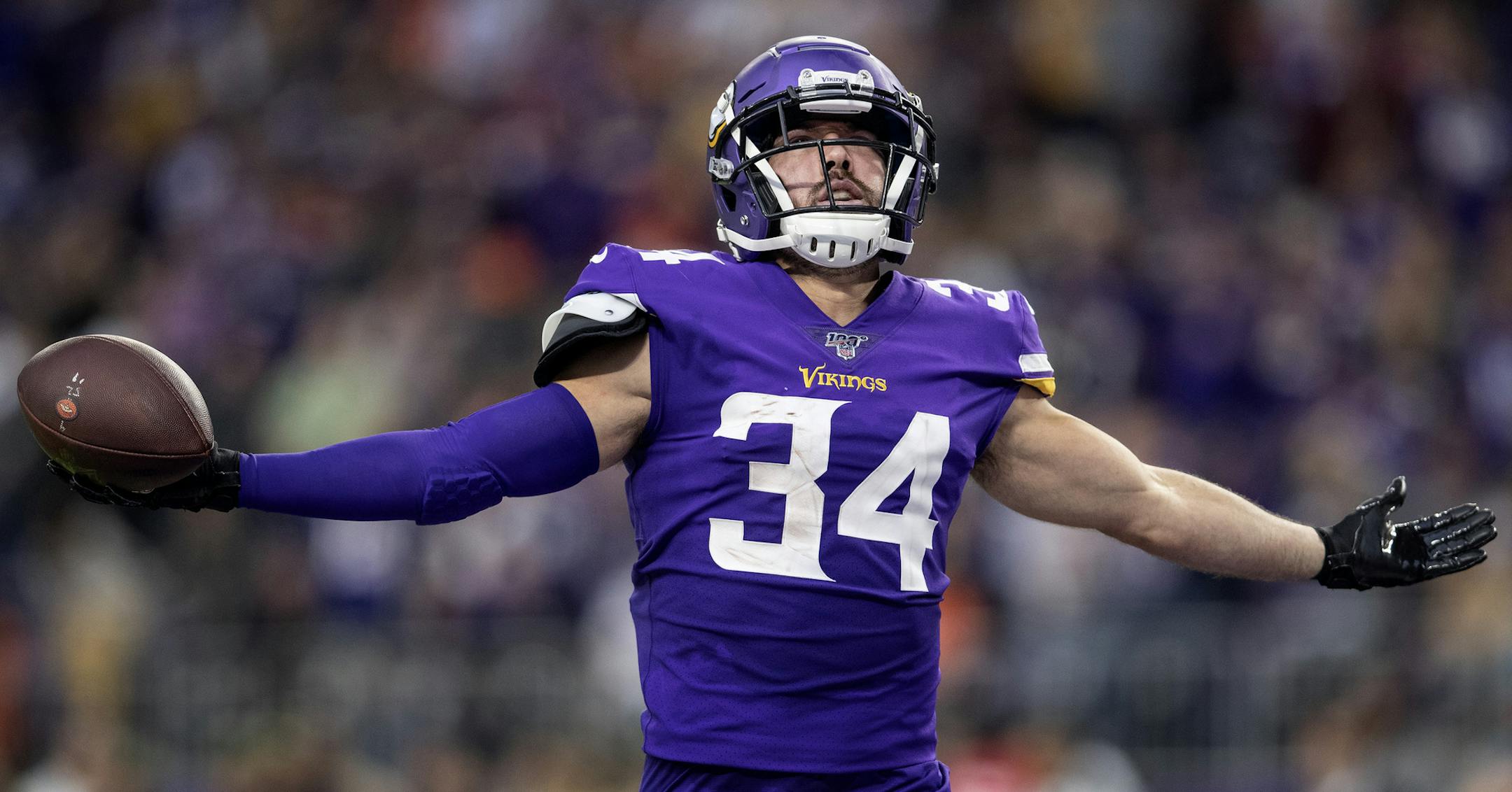 Andrew Sendejo (34) of the Minnesota Vikings reacted after intercepting a pass in the second quarter. ] CARLOS GONZALEZ • cgonzalez@startribune.com – Minneapolis, MN – November 17, 2019, U.S. Bank Stadium, NFL, Minnesota Vikings vs. Denver Broncos