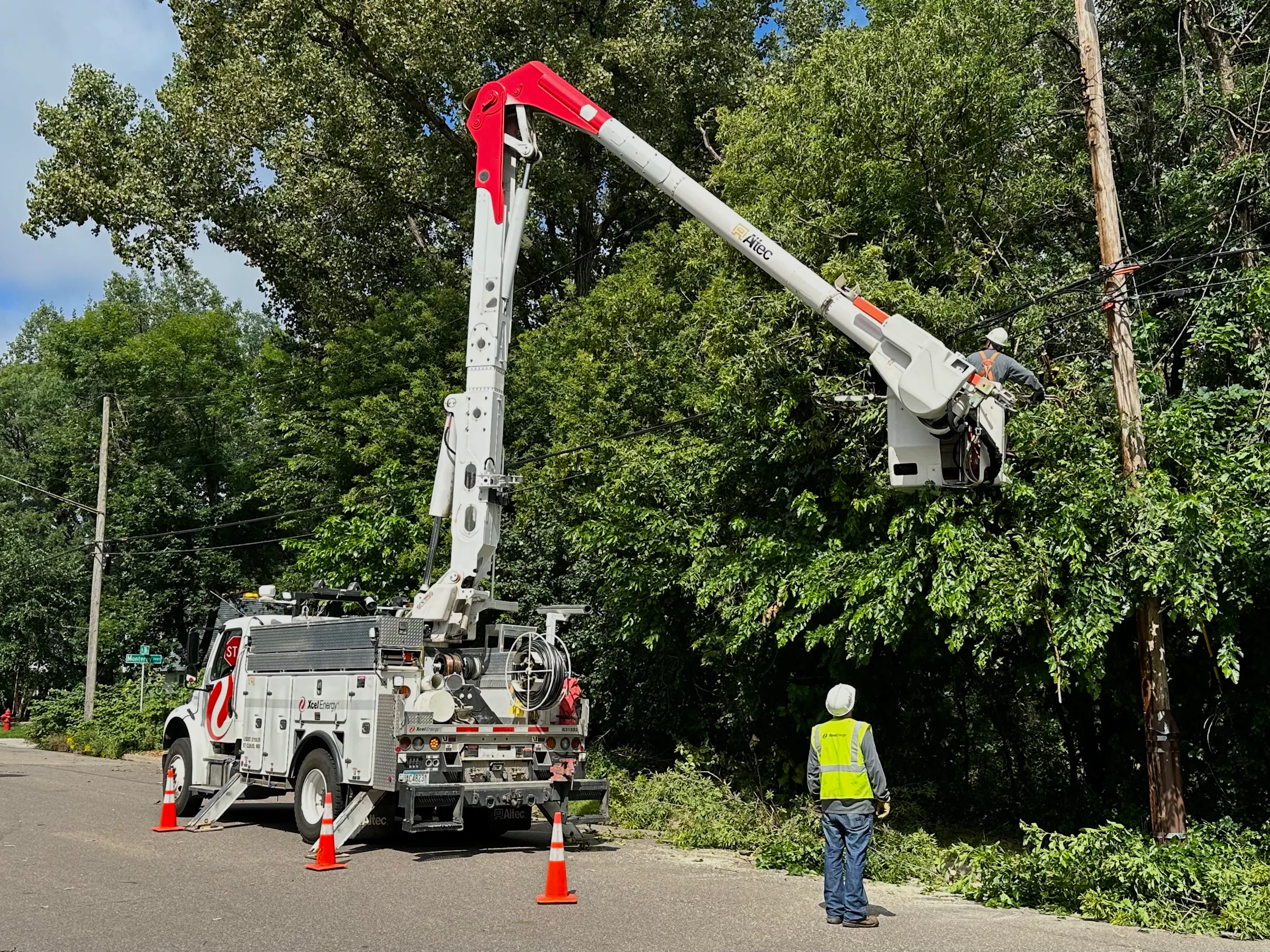 Thousands in Twin Cities still without power after Minnesota storms