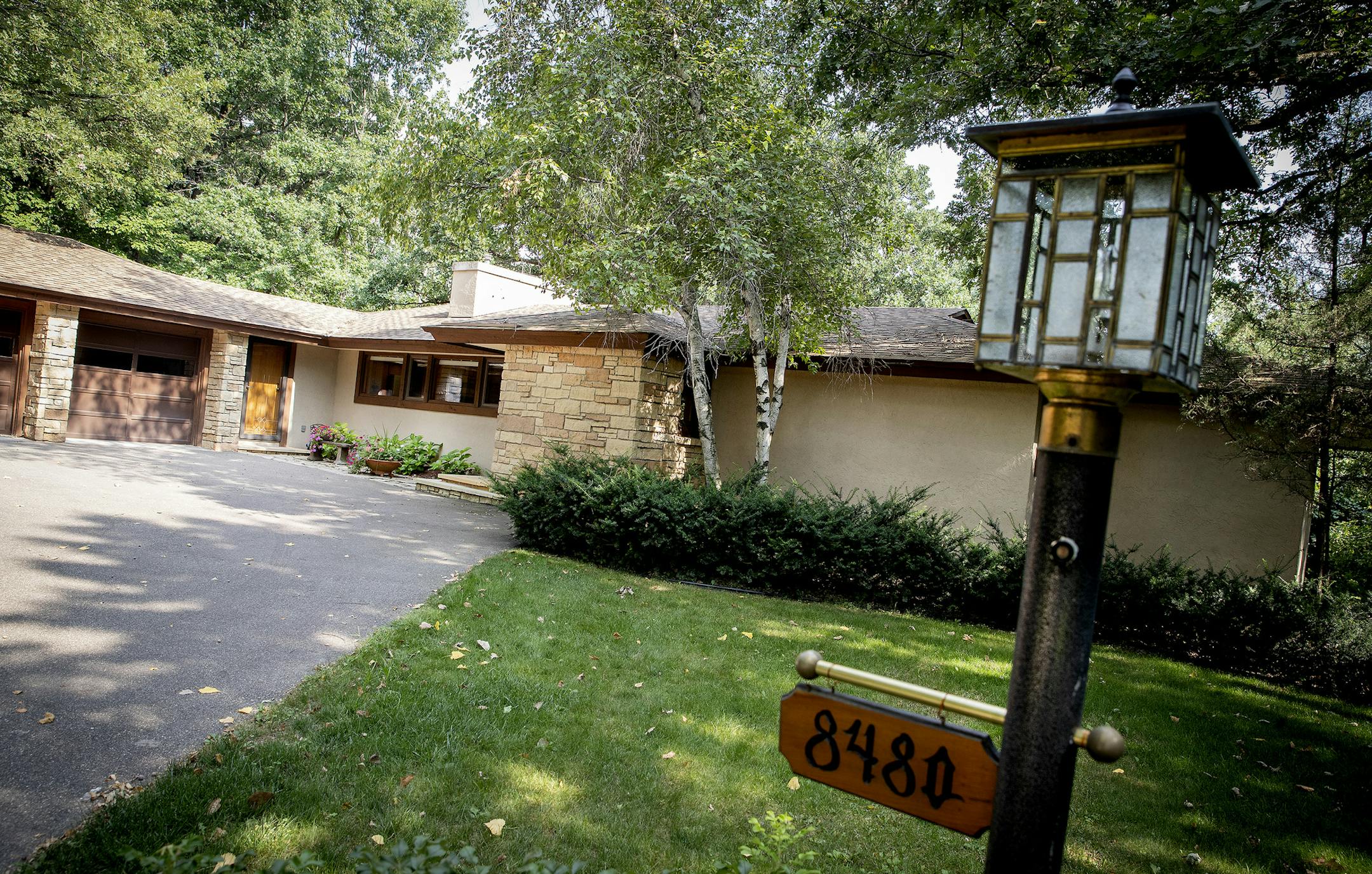 For the second month in a row pending home sales - an indication of future closings - were flat during July, according to a monthly sales report from the Minneapolis Area Association of Realtors. The lull is a sign of a deepening dearth of options for entry-level buyers and an increase in sales of upper-bracket houses.