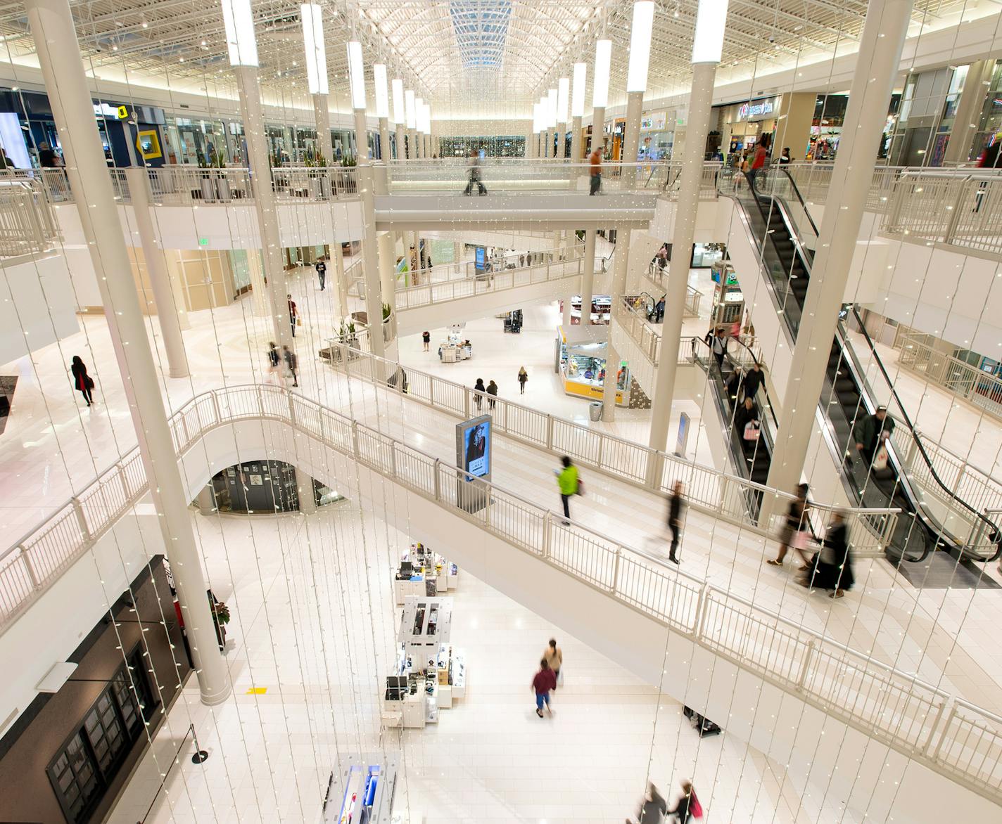 The Mall of America has named the winner of its writer-in-residence contest.