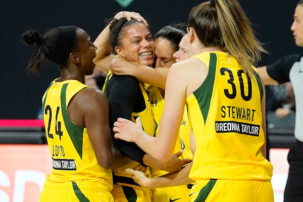 Seattle's buzzer-beater sinks Lynx in Game 1 of WNBA semifinals