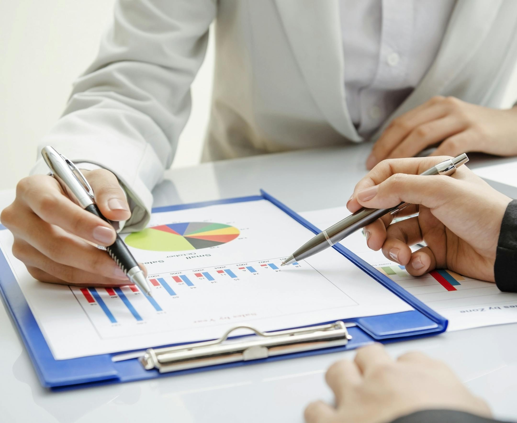 Author and money coach Liz Davidson offers advice on how to find a competent financial adviser. (Fotolia) ORG XMIT: 1179254