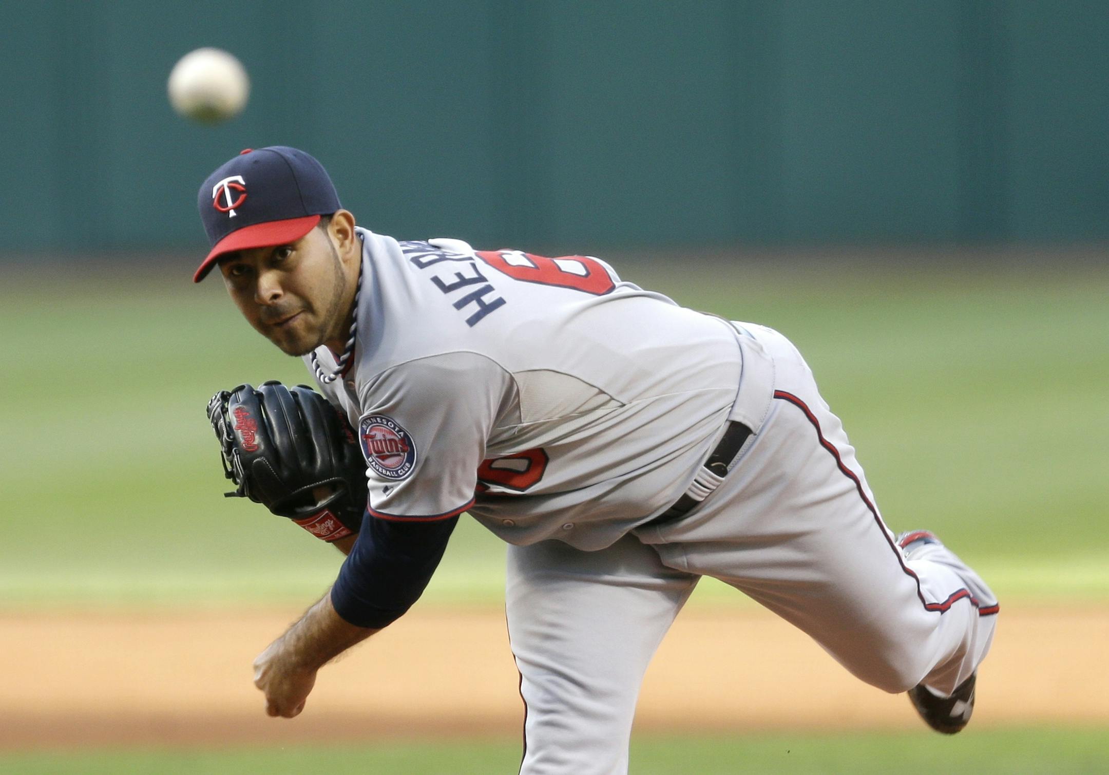 Minnesota Twins starting pitcher Pedro Hernandez