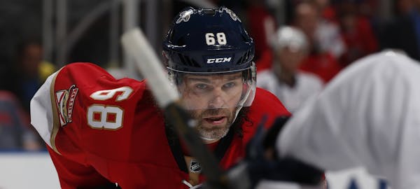 Florida Panthers right wing Jaromir Jagr (68) prepares for a face-off during the first period of an NHL hockey game against the Washington Capitals, T