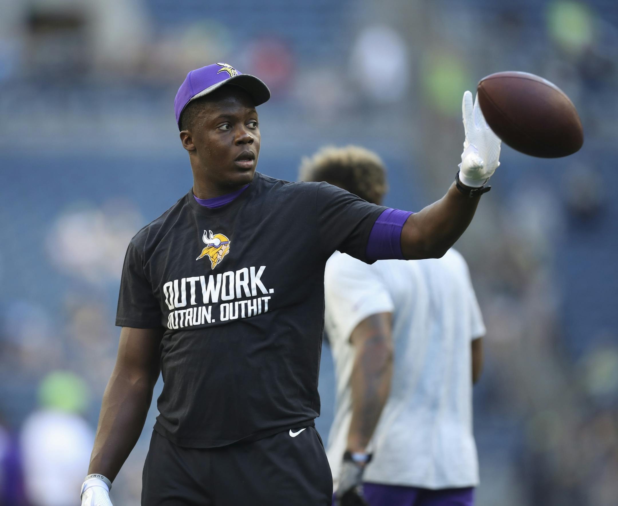 Vikings quarterback Teddy Bridgewater threw in pregame warmups, but did not play Thursday night.