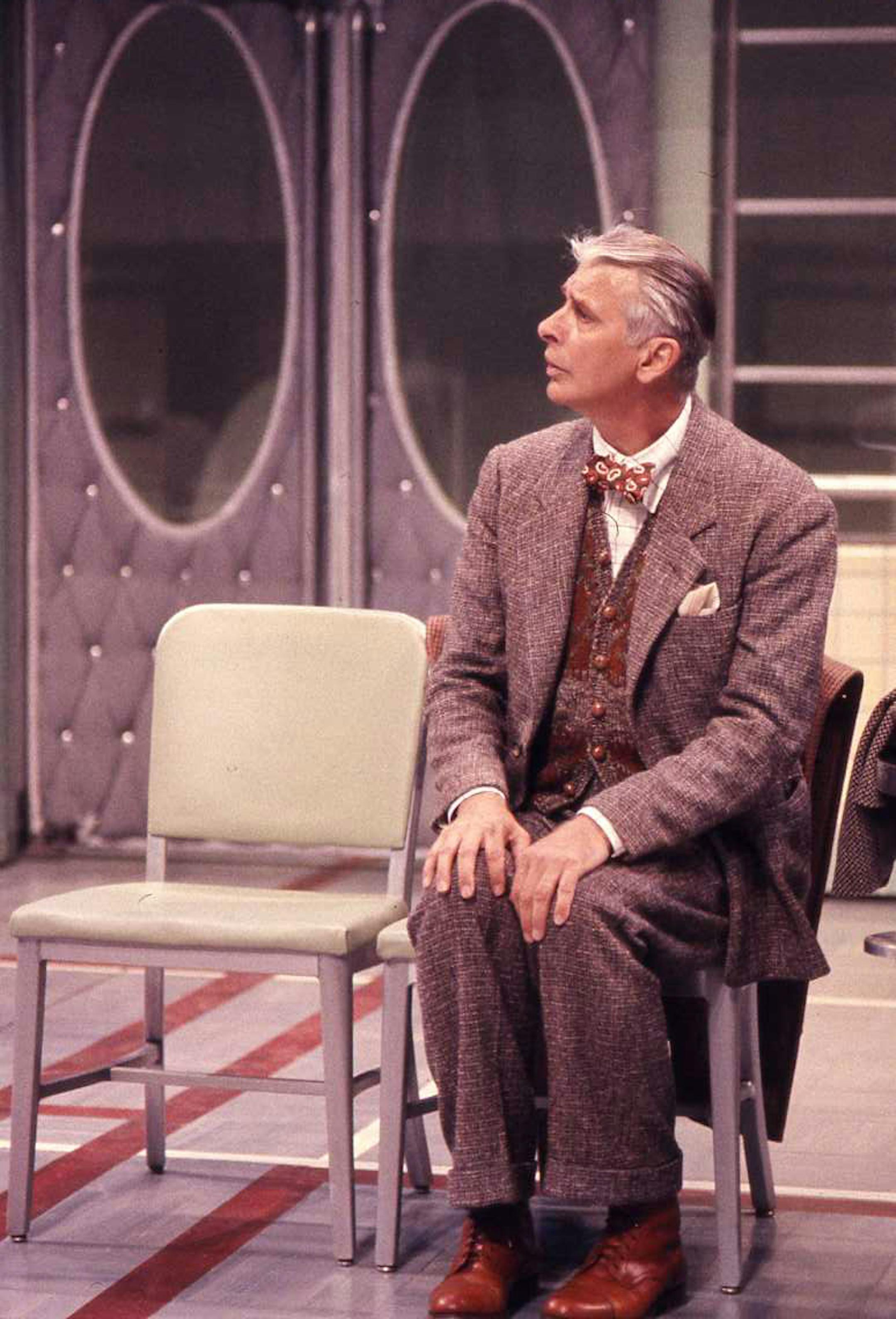 John Bottoms starred in "Harvey" at the Guthrie Theater.