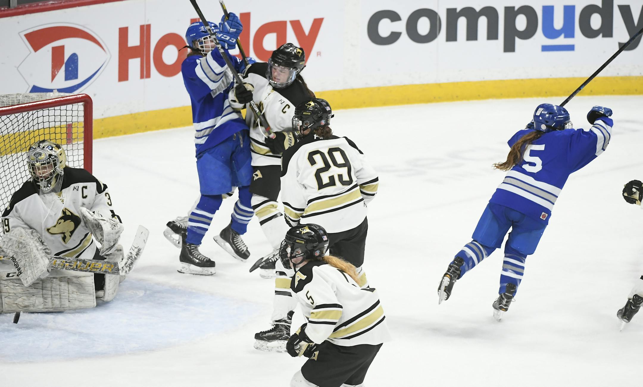 Brainerd celebrated their 3-2 overtime win scored by forward Cheyenne Abear (5). ] Aaron Lavinsky ¥ aaron.lavinsky@startribune.com Andover played Brainerd in a Class 2A girls' hockey state tournament semifinal game on Friday, Feb. 22, 2019 at the Xcel Energy Center in St. Paul. Minn.
