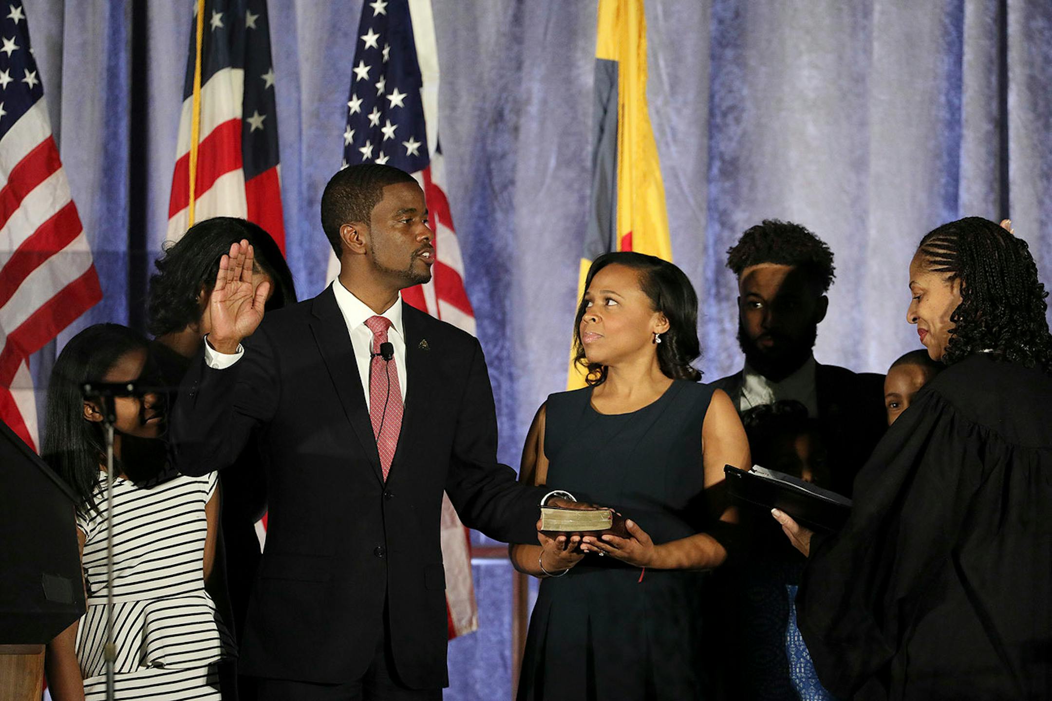 Melvin Carter and his wife Sakeena Carter were joined on stage by their family as Justice Tanya Bransford with the Fourth Judicial District administered the oath of office.