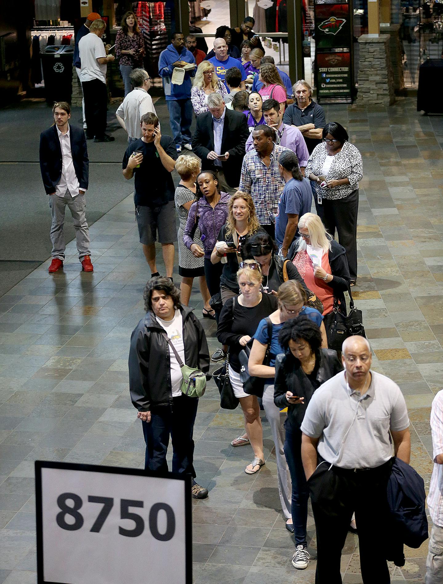 Prince fans lined up to purchase tickets for the October 13 Prince tribute that went on sale at 10AM at the Xcel Energy Center, Monday, September 19, 2016 in St. Paul, MN. ] (ELIZABETH FLORES/STAR TRIBUNE) ELIZABETH FLORES &#x2022; eflores@startribune.com