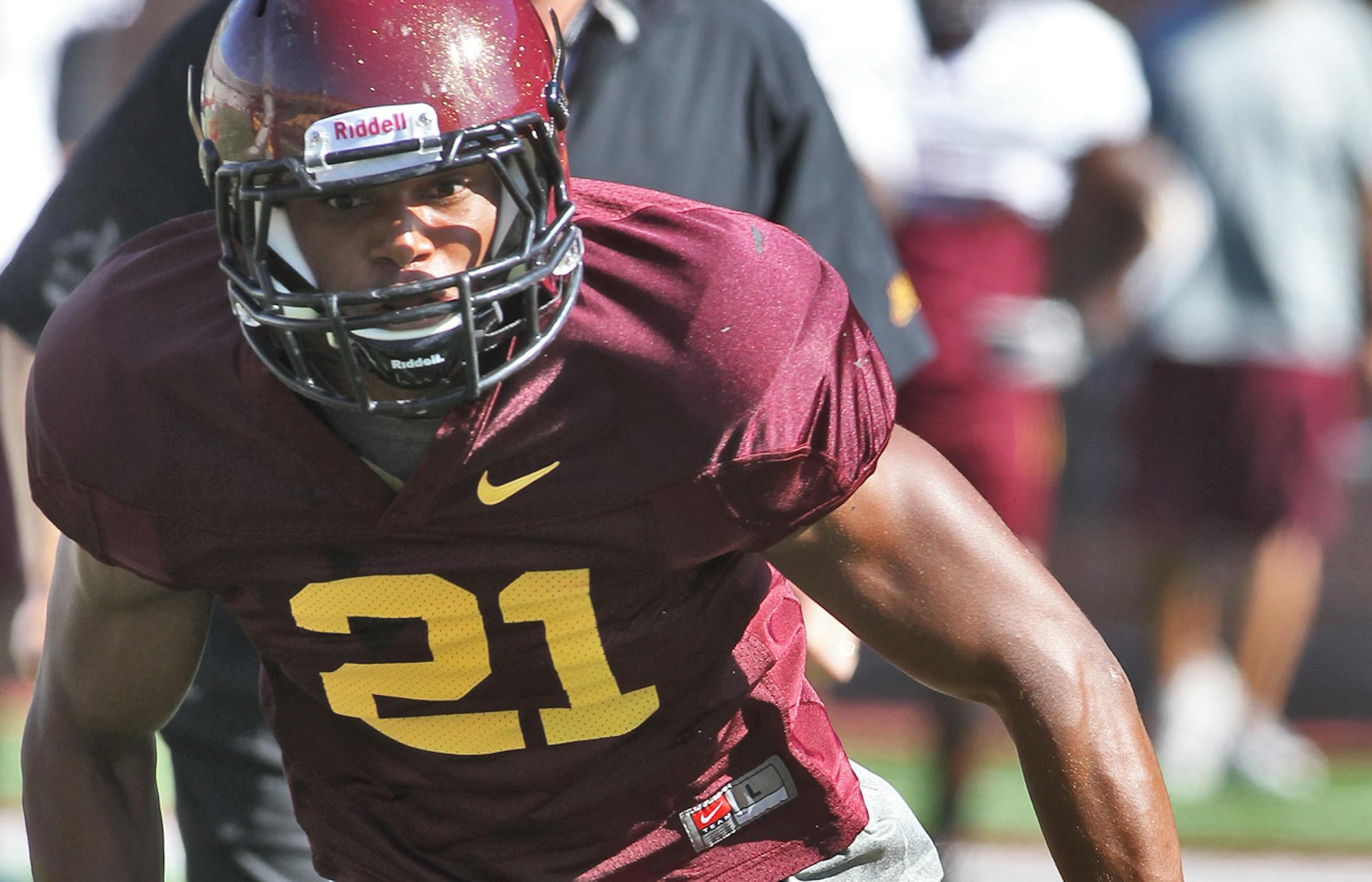 Gophers Football practice - a look at defensive backs. Brock Vereen ran drills. (MARLIN LEVISON/STARTRIBUNE(mlevison@startribune.com (cq program) ORG XMIT: MIN1208181651401220