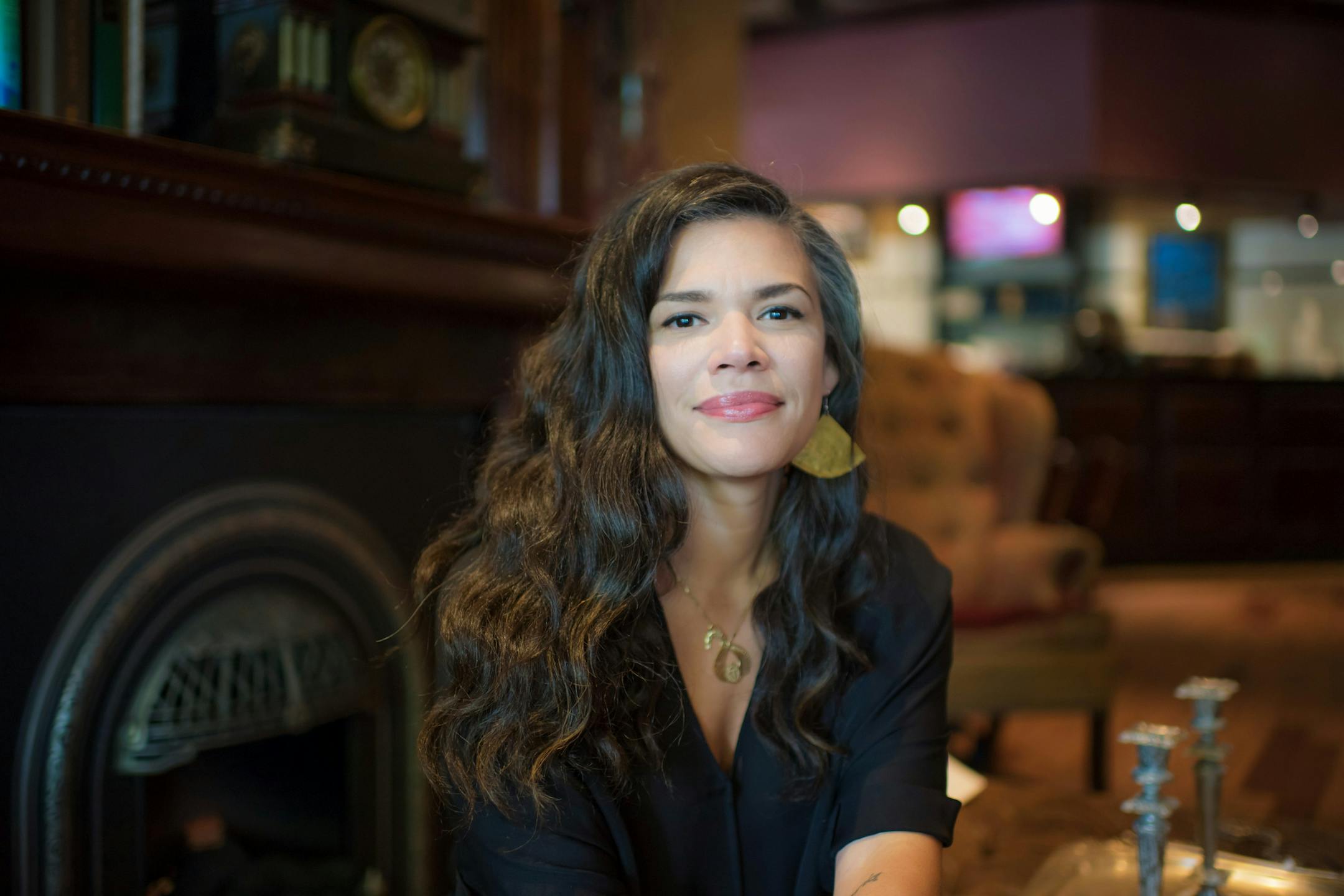 Sarah Bellamy, co-artistic director of Penumbra Theatre. ] GLEN STUBBE • glen.stubbe@startribune.com Thursday July 27, 2017 A TALE OF TWO SARAHS: We interview/profile Sarah Bellamy and Sarah Rasmussen, dynamic artistic directors, respectively, of Penumbra and the Jungle Theaters. Both are relatively new leaders who are helping to reshape theater at a time of generational change in the Twin Cities arts leadership.