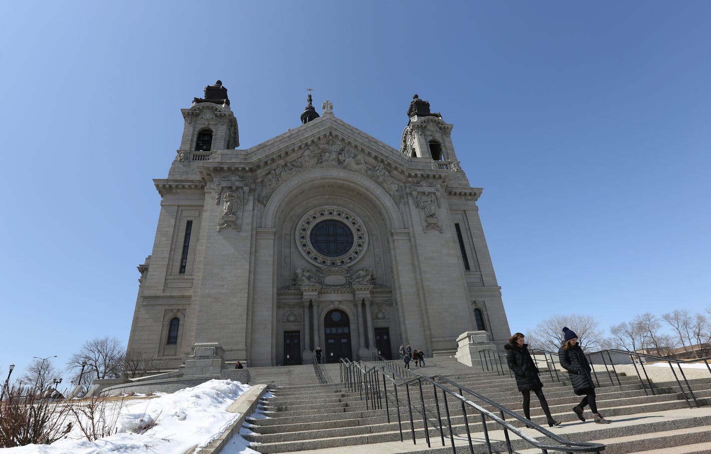 Worshippers exit St. Paul Cathedral after the noon Easter Mass on Sunday, April 1, 2018. [Ellen Schmidt &#x2022; ellen.schmidt@startribune.com