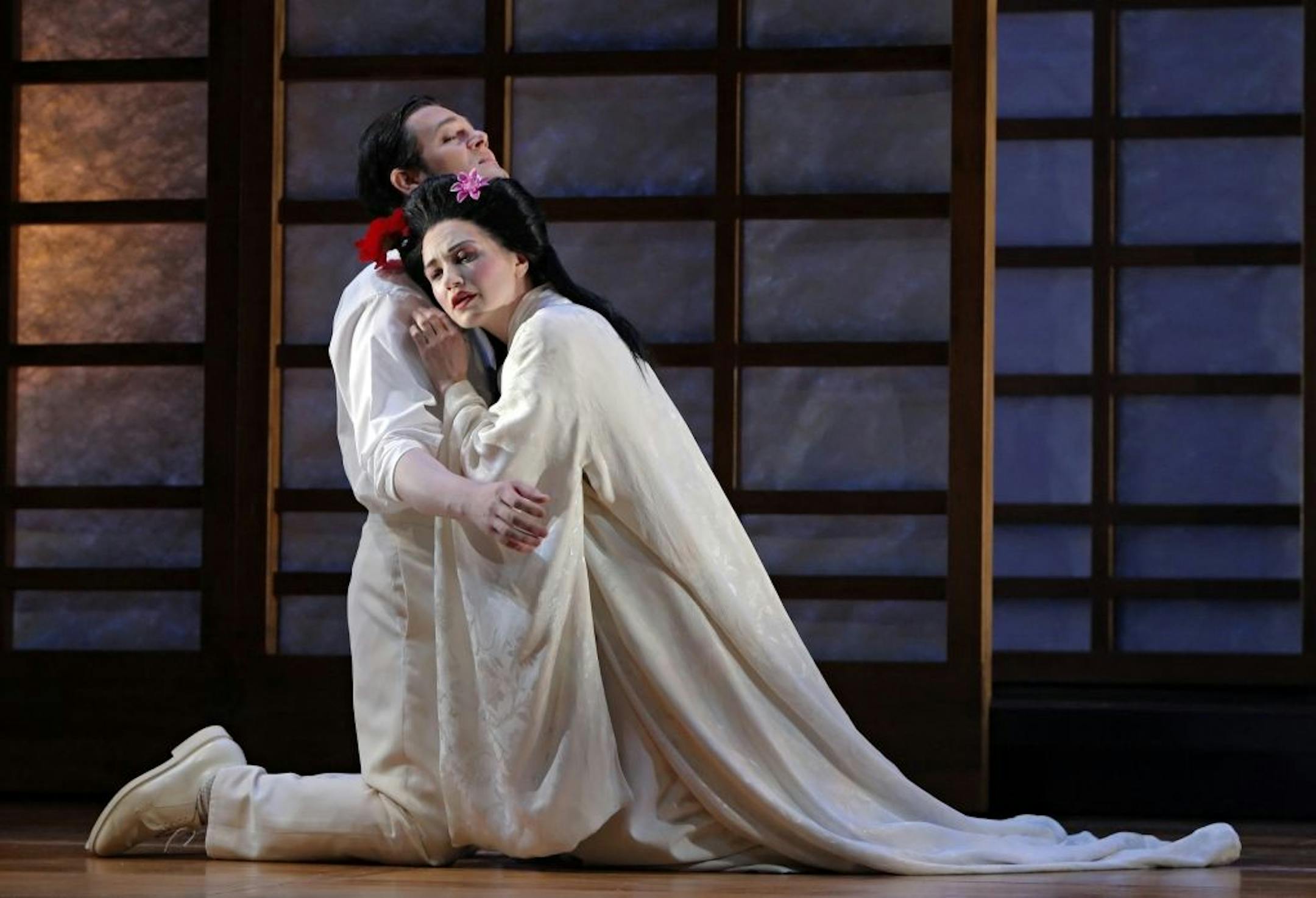 Arturo Chacon-Cruz and Kelly Kaduce in "Madame Butterfly."