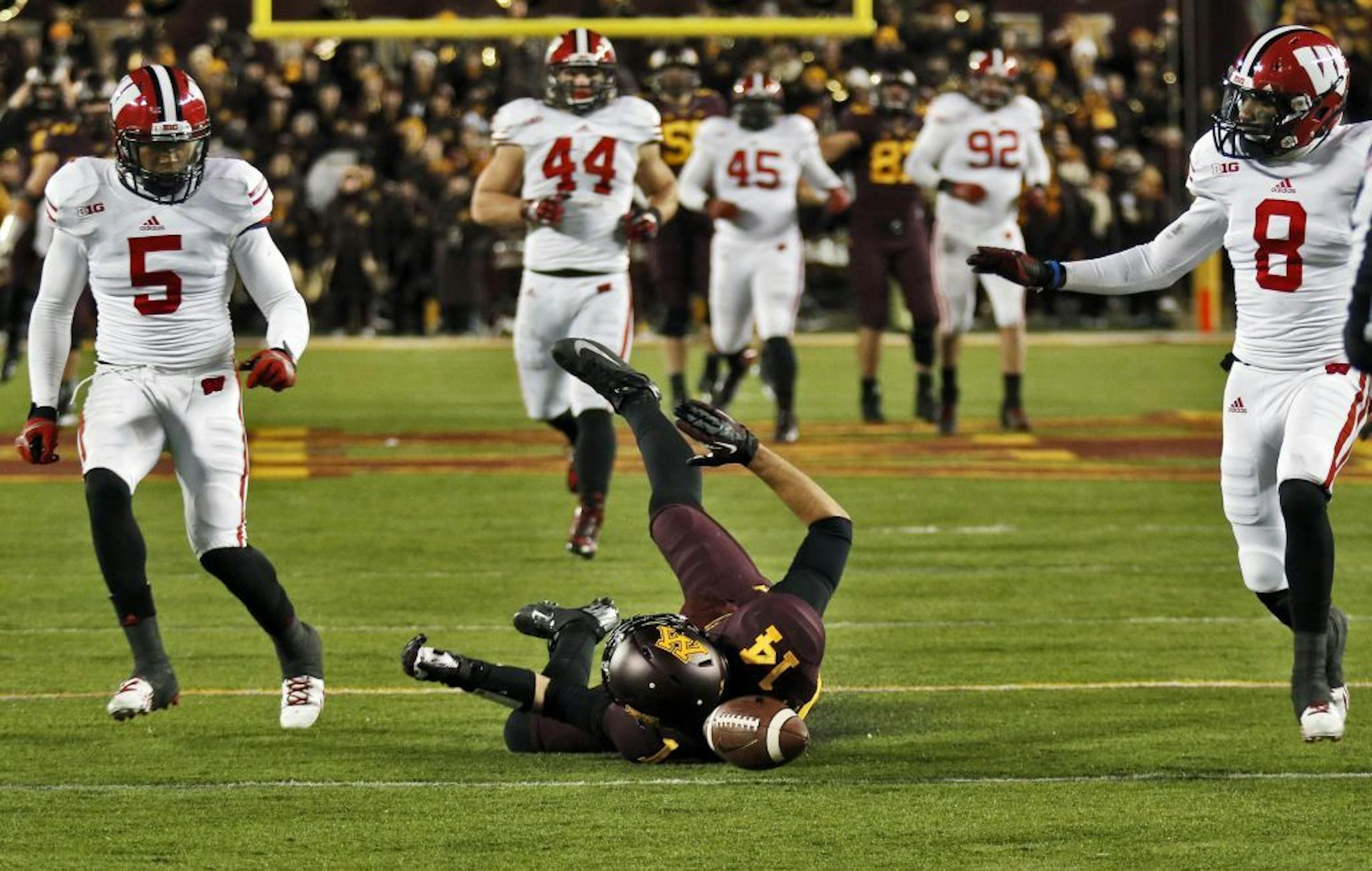 Minnesota Gophers vs. Wisconsin Badgers football. Wisconsin won 20-7. Gophers receiver Isaac Fruechte couldn't catch up to and hold on to a 4th quarter pass that would have resulted in a touchdown with a clean reception. (MARLIN LEVISON/STARTRIBUNE