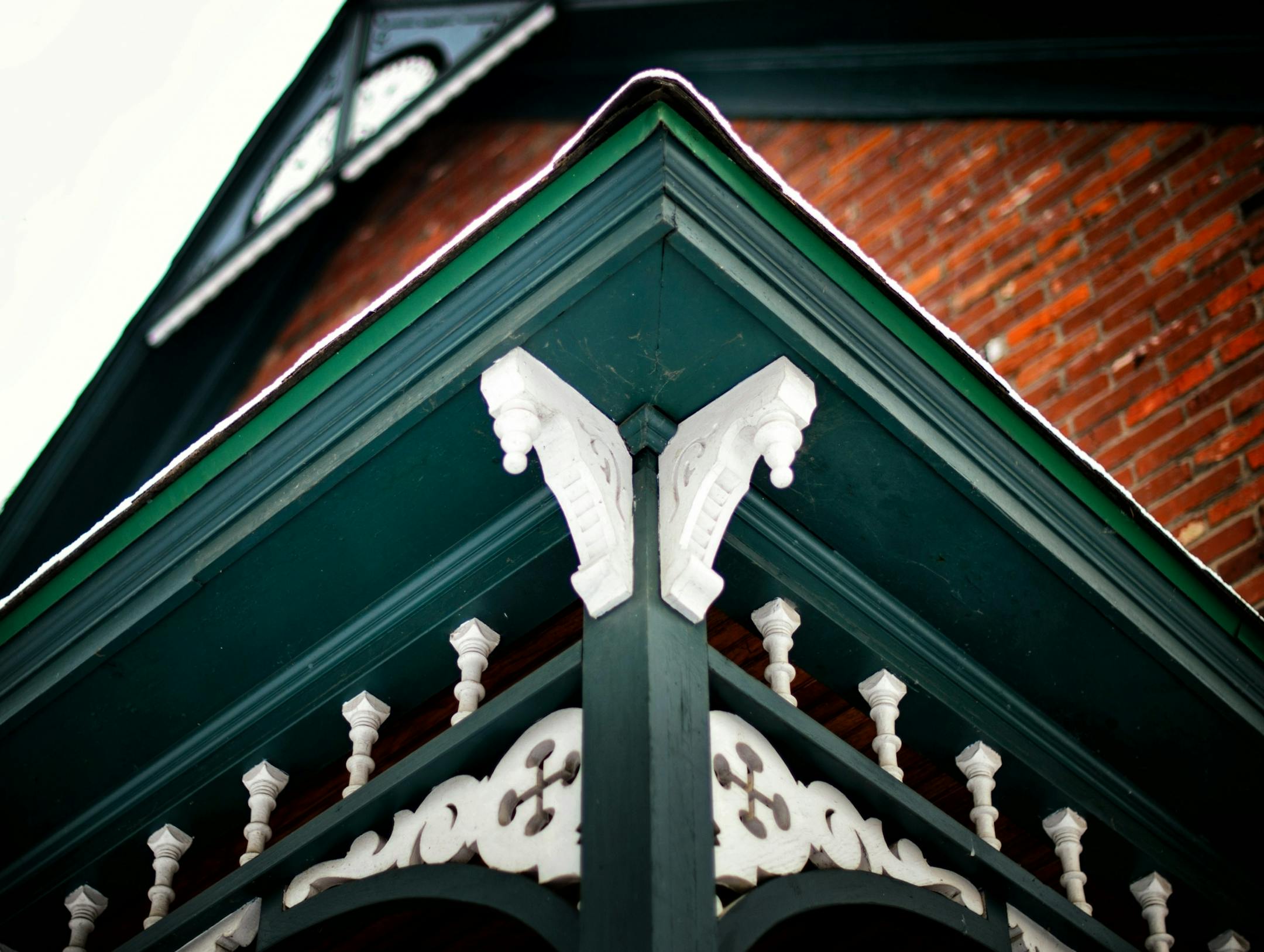 Details on a Milwaukee Avenue home.