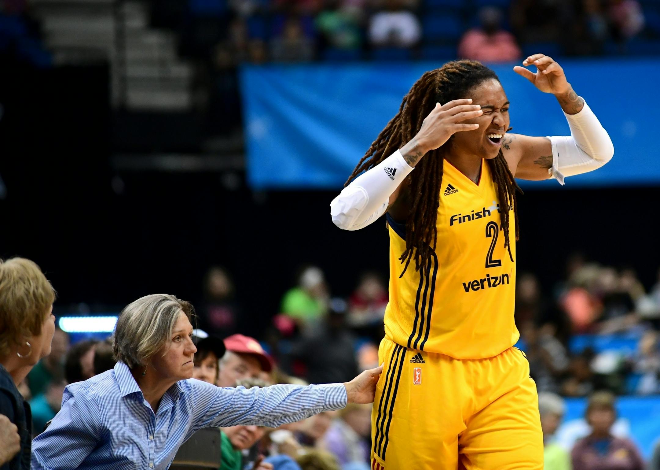 Erlana Larkins (2) .