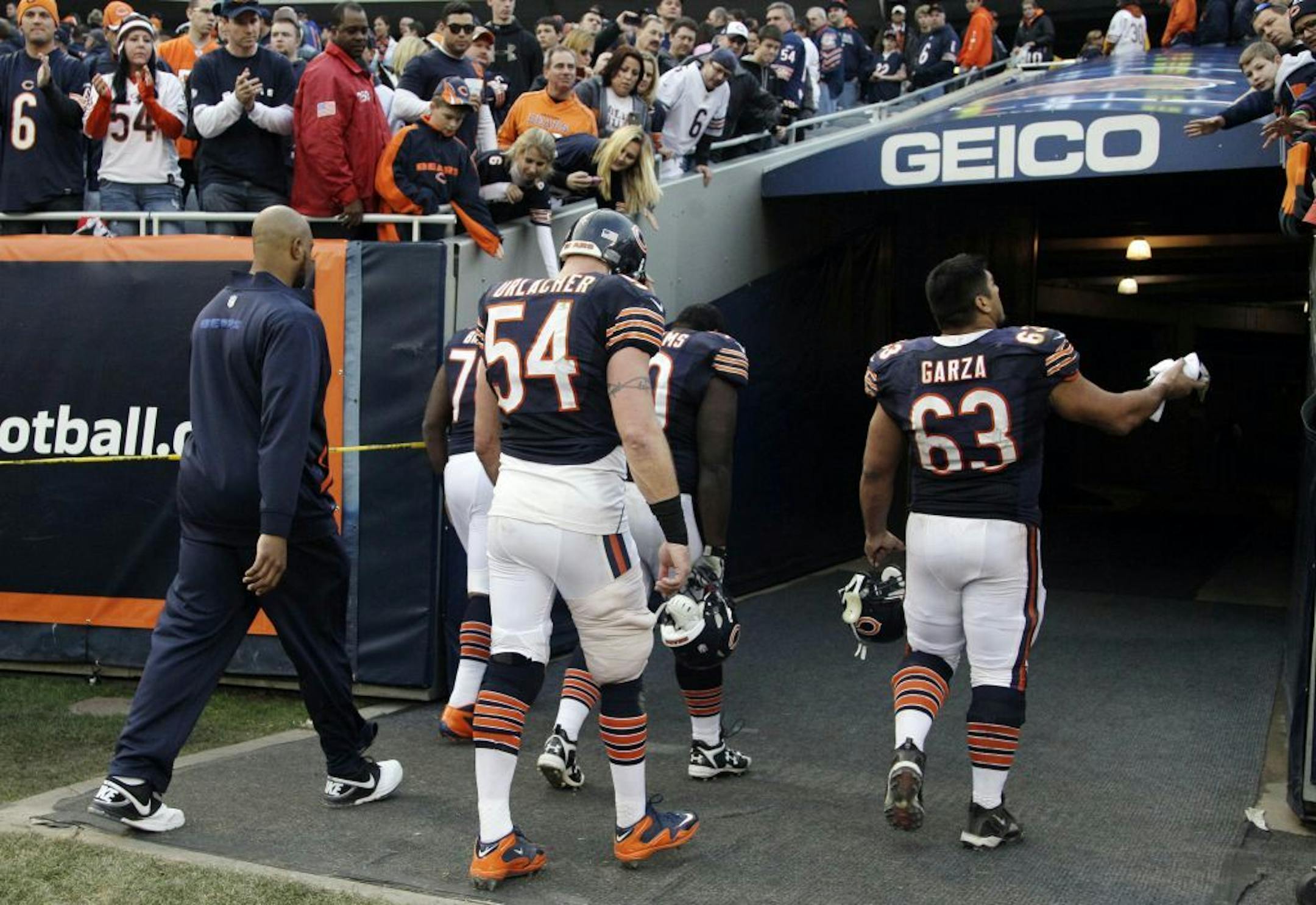 Chicago Bears linebacker Brian Urlacher (54).