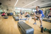 Employees at Allianz Life exercised during a class at their on-site fitness center, Tuesday, May 30, 2017 in Minneapolis, MN. ] ELIZABETH FLORES &#xef