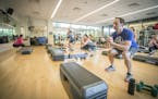 Employees at Allianz Life exercised during a class at their on-site fitness center, Tuesday, May 30, 2017 in Minneapolis, MN. ] ELIZABETH FLORES &#xef