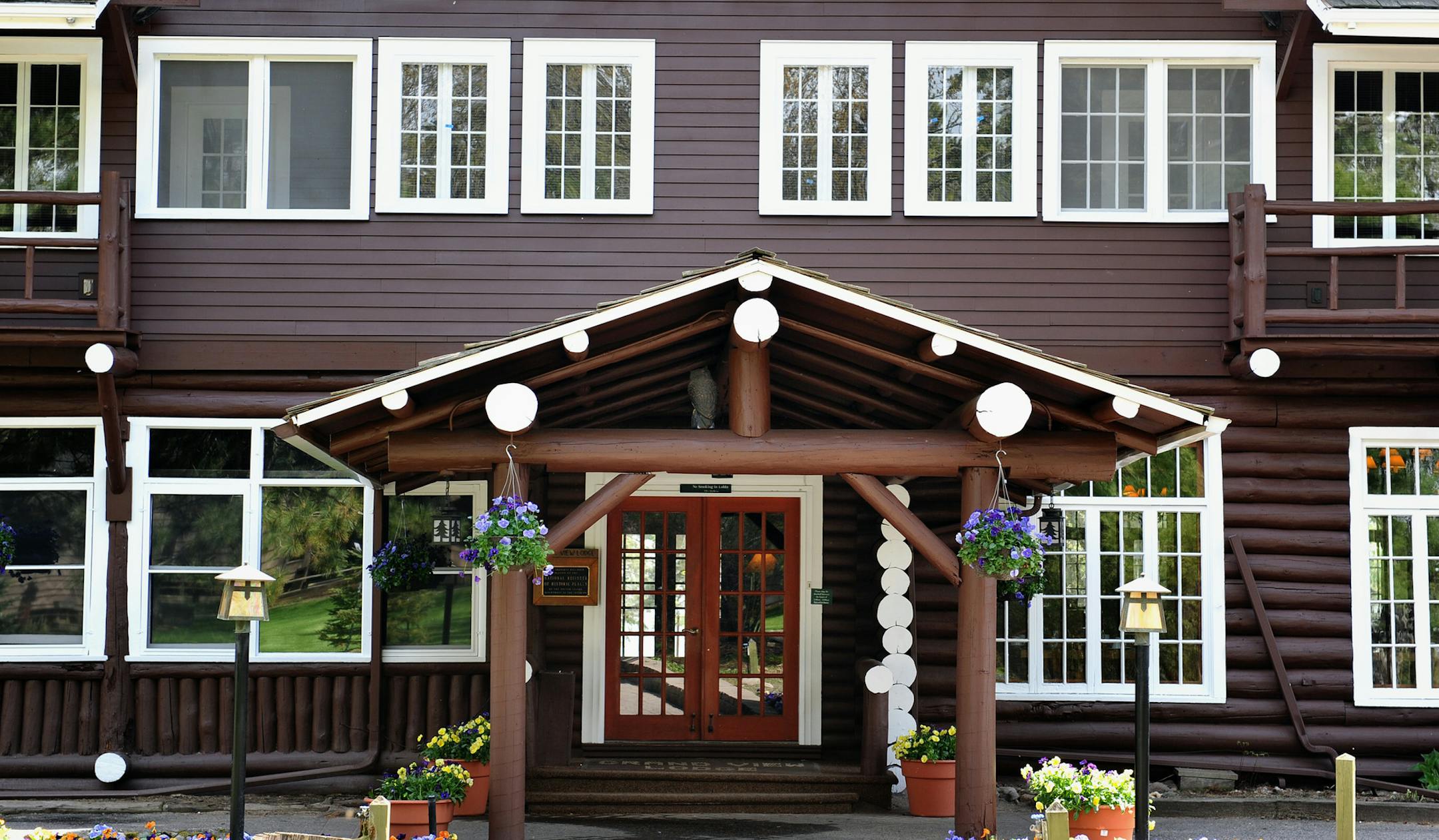 GLEN STUBBE ï gstubbe@startribune.com -- Wednesday, May 20, 2009 -- Nisswa, Minn. -- ] Grand View Lodge in Nisswa. bestmn2012