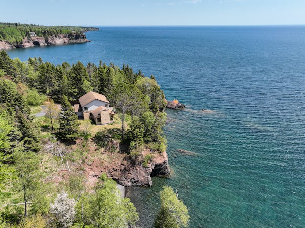 A listing near Two Harbors offers fractional ownership of a North Shore lakeside single-family vacation home.