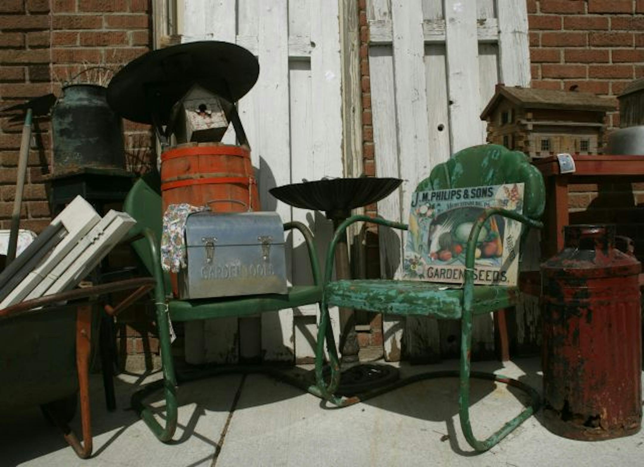 ��This & That Now & Then. OSALE0527 is the first installment in an occasional series on occasional stores; we are putting together sort of "day trip" planners for shoppers on where to find these sales (and accompanying places that might be fun to visit) by geographic location. First installment is Buffalo, Minnesota.