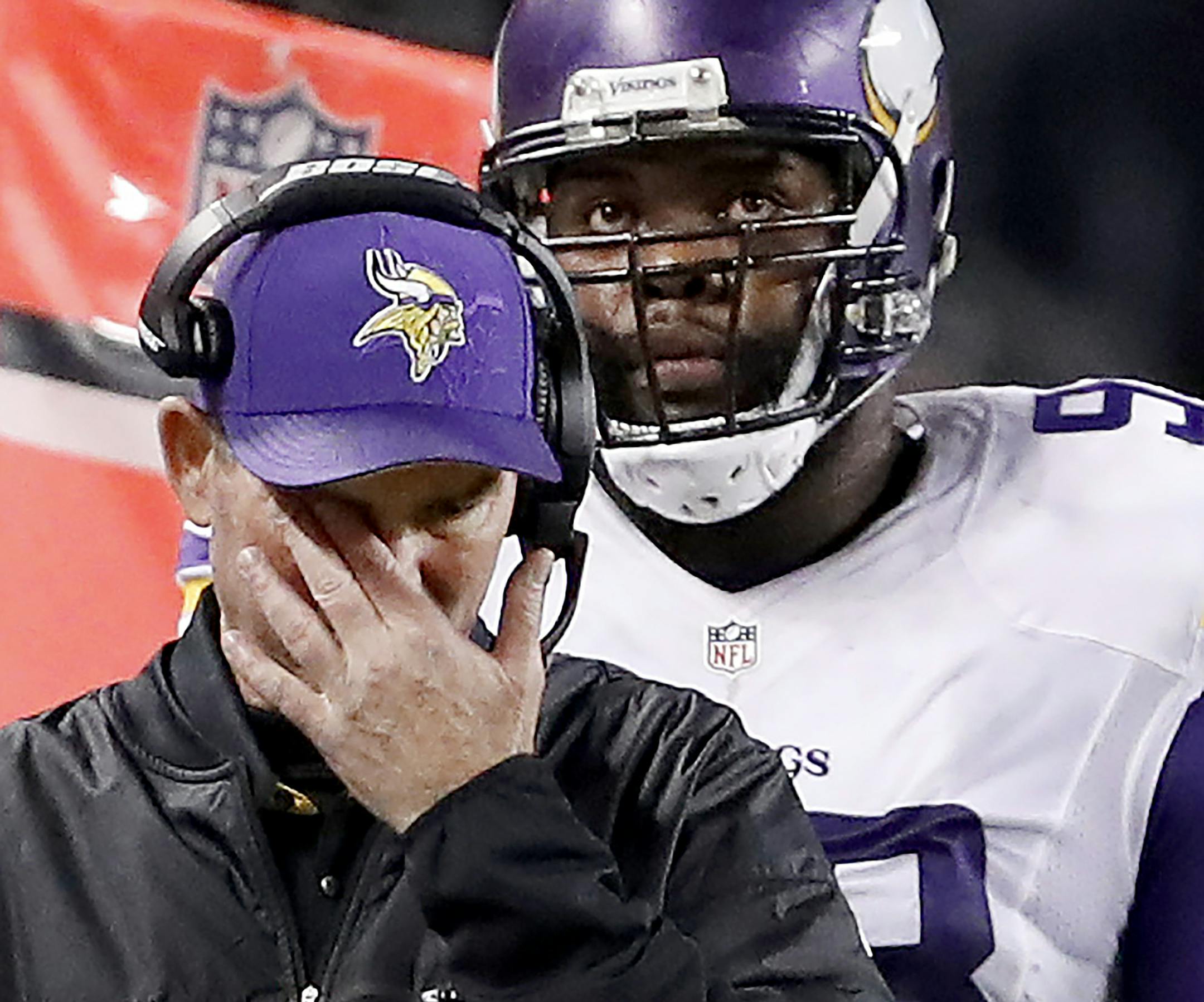 Minnesota Vikings head coach Mike Zimmer. ] CARLOS GONZALEZ cgonzalez@startribune.com - October 31, 2016, Chicago, IL, Soldier Field, NFL, Minnesota Vikings vs. Chicago Bears