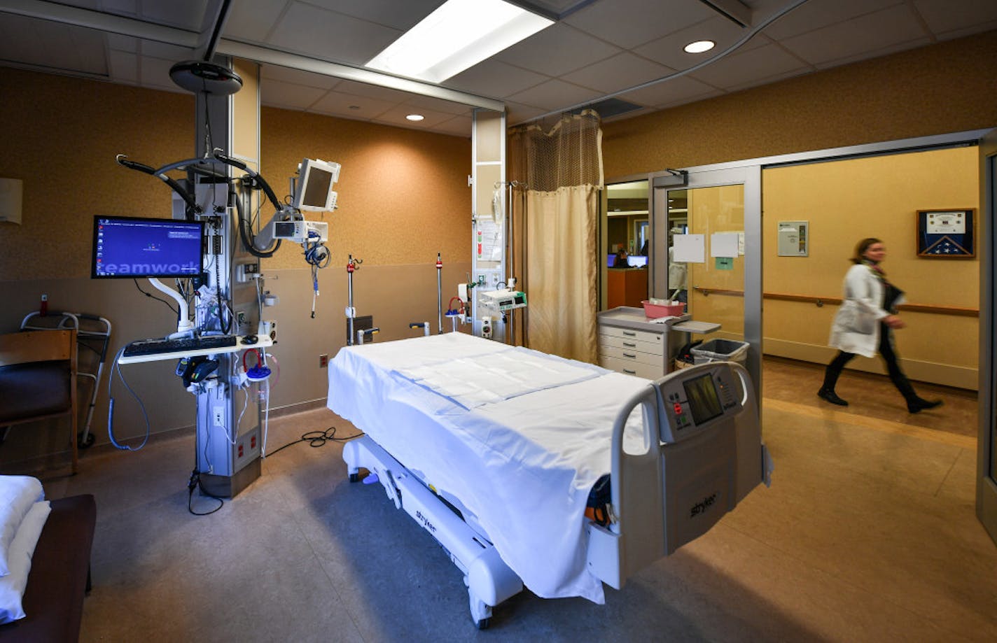 Hennepin County Medical Center Surgical ICU.