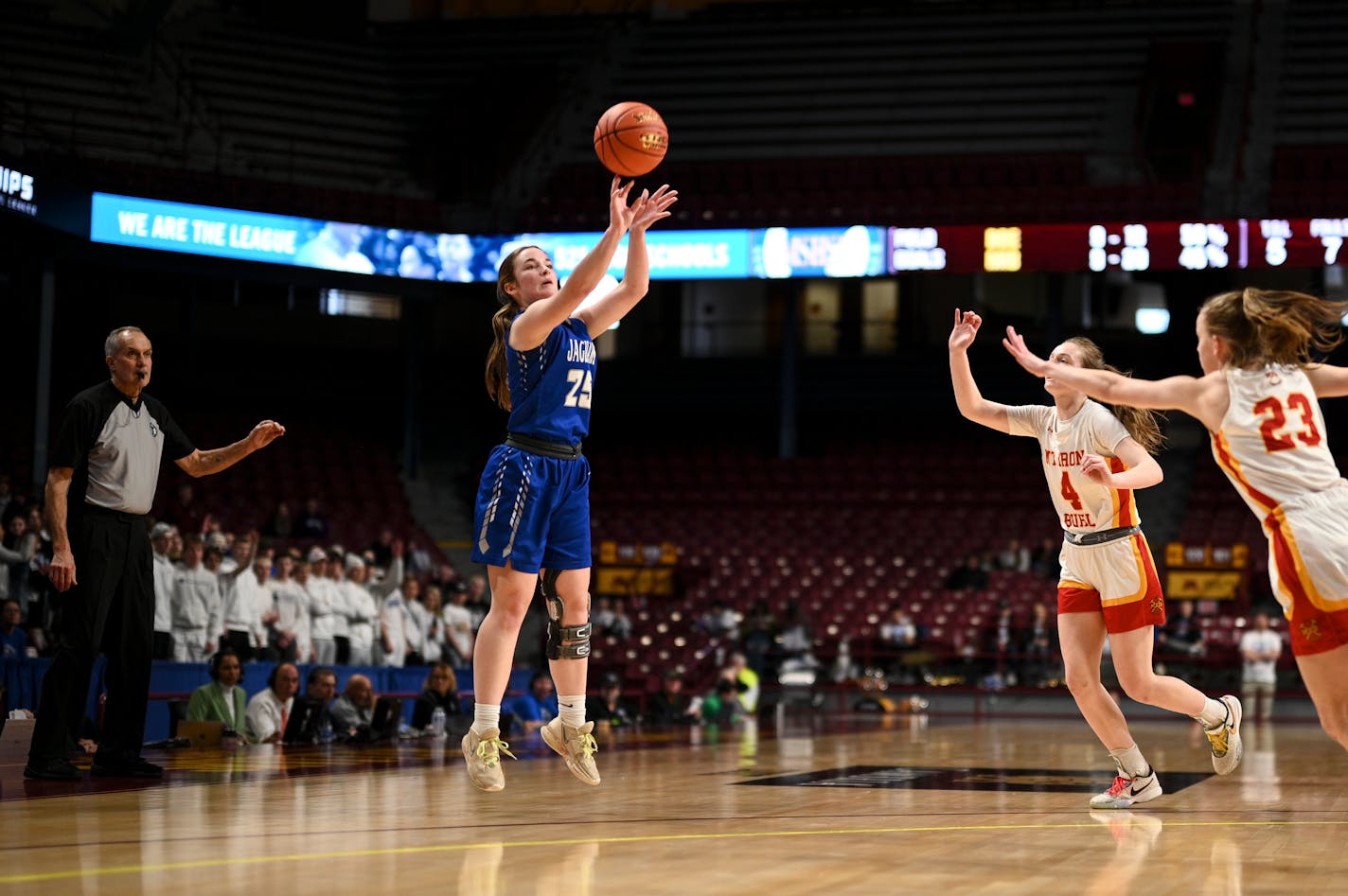 Belgrade-Brooten-Elrosa guard Harley Roering made a three-pointer against Mountain Iron-Buhl in the first half Friday, March 17, 2023 during the Class 1A girls' basketball state tournament semifinals at Williams Arena in Minneapolis, Minn.. ] AARON LAVINSKY • aaron.lavinsky@startribune.com