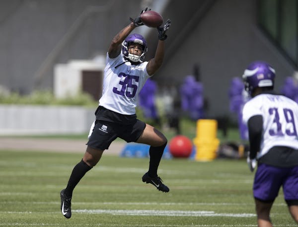 Isaiah Wharton worked on drills during training for Vikings rookies at TCO Performance Center in Eagan.
