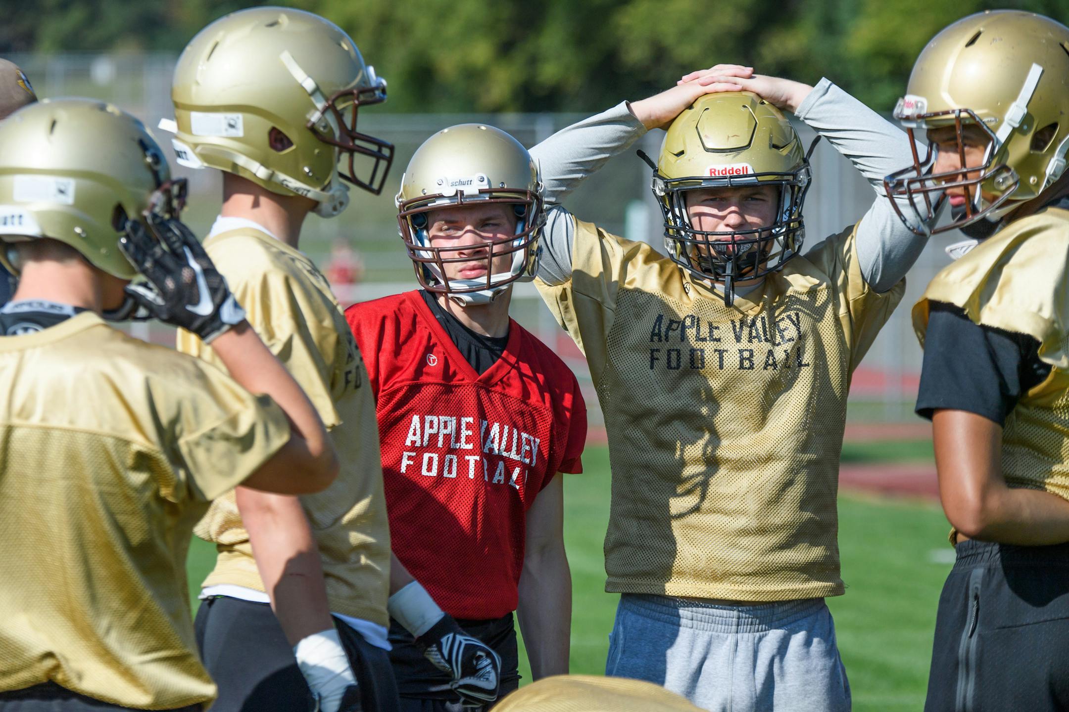 Apple Valley High School QB Tyler Cardella and RB Kellan McKeag during practice. ] GLEN STUBBE • glen.stubbe@startribune.com Thursday, September 21, 2017 Football Friday advance on rivalries being reshaped by changing classes, districts. Apple Valley is a top example of such a team. Practice in the stadium. Players to watch include QB Tyler Cardella and RB Kellan McKeag