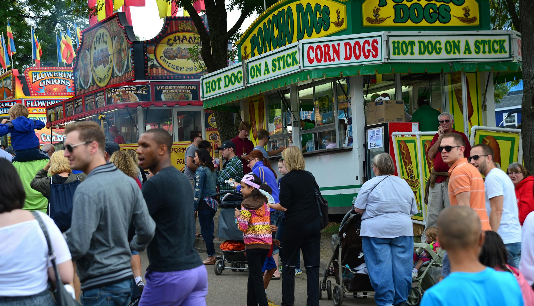 Did fair attendance rebound enough to save businesses was one of the questions that hung in the air on the last day of the Minnesota Stater Fair. ] Richard.Sennott@startribune.com Richard Sennott/Star Tribune Falcon Heights Minnesota Monday 9/2/13) ** (cq)