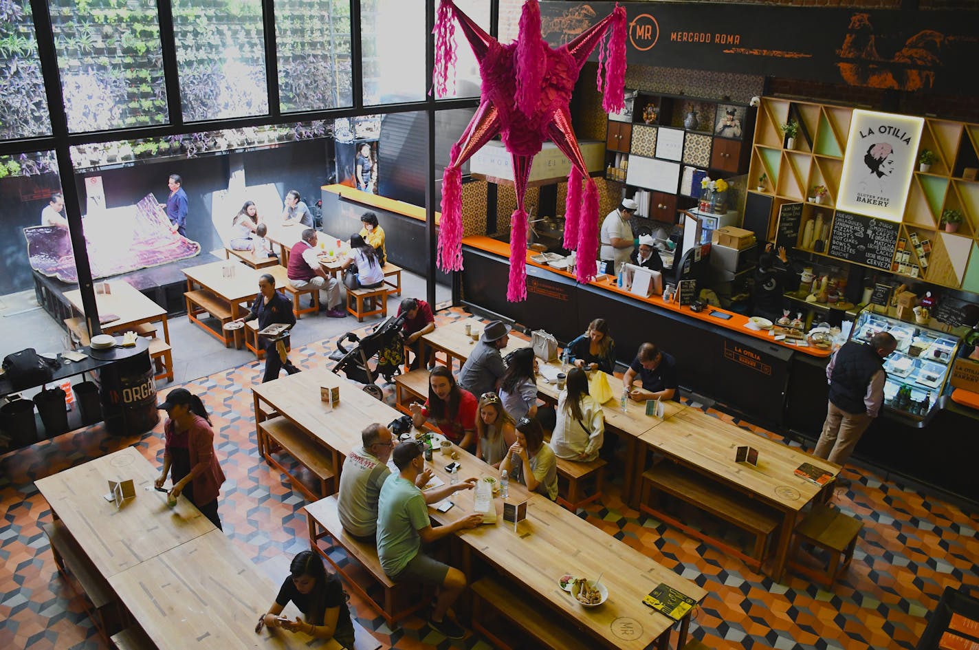 Mercado Roma food hall, Mexico City. (Christopher Reynolds/Los Angeles Times/TNS) ORG XMIT: 1242223