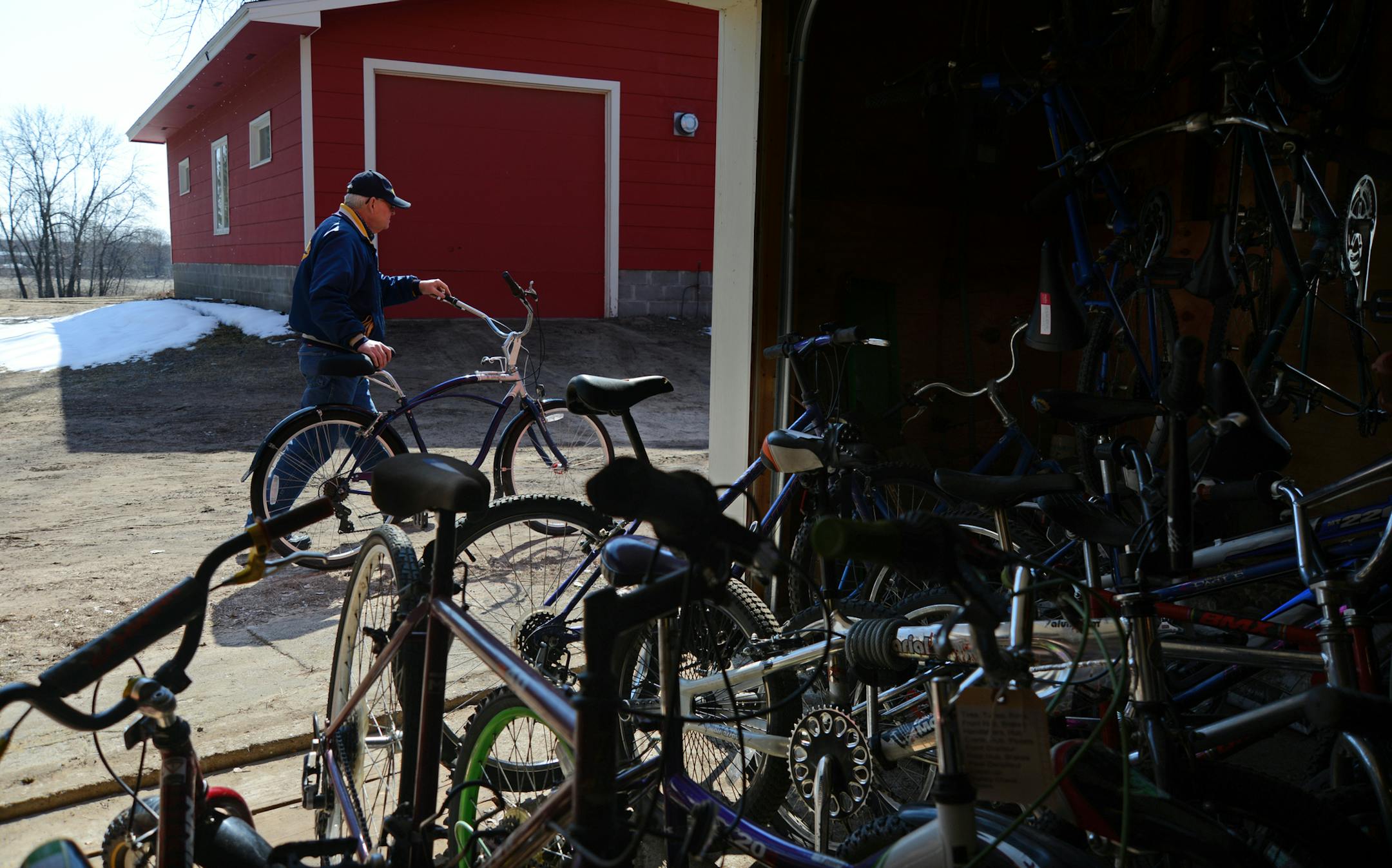 Robert and Wilma Burbach Foundation Bike Foundation, is an all volunteer group in Ham Lake that fixes up old bikes destined for the scrap heap and gives them to needy kids. They're gearing up for summer. Last year they fixed up and gave away 200 bikes. This year, they're aiming for 300.] Richard.Sennott@startribune.com Richard Sennott/Star Tribune. , Ham Lake Minn. Wednesday 4/24/13) ** (cq)