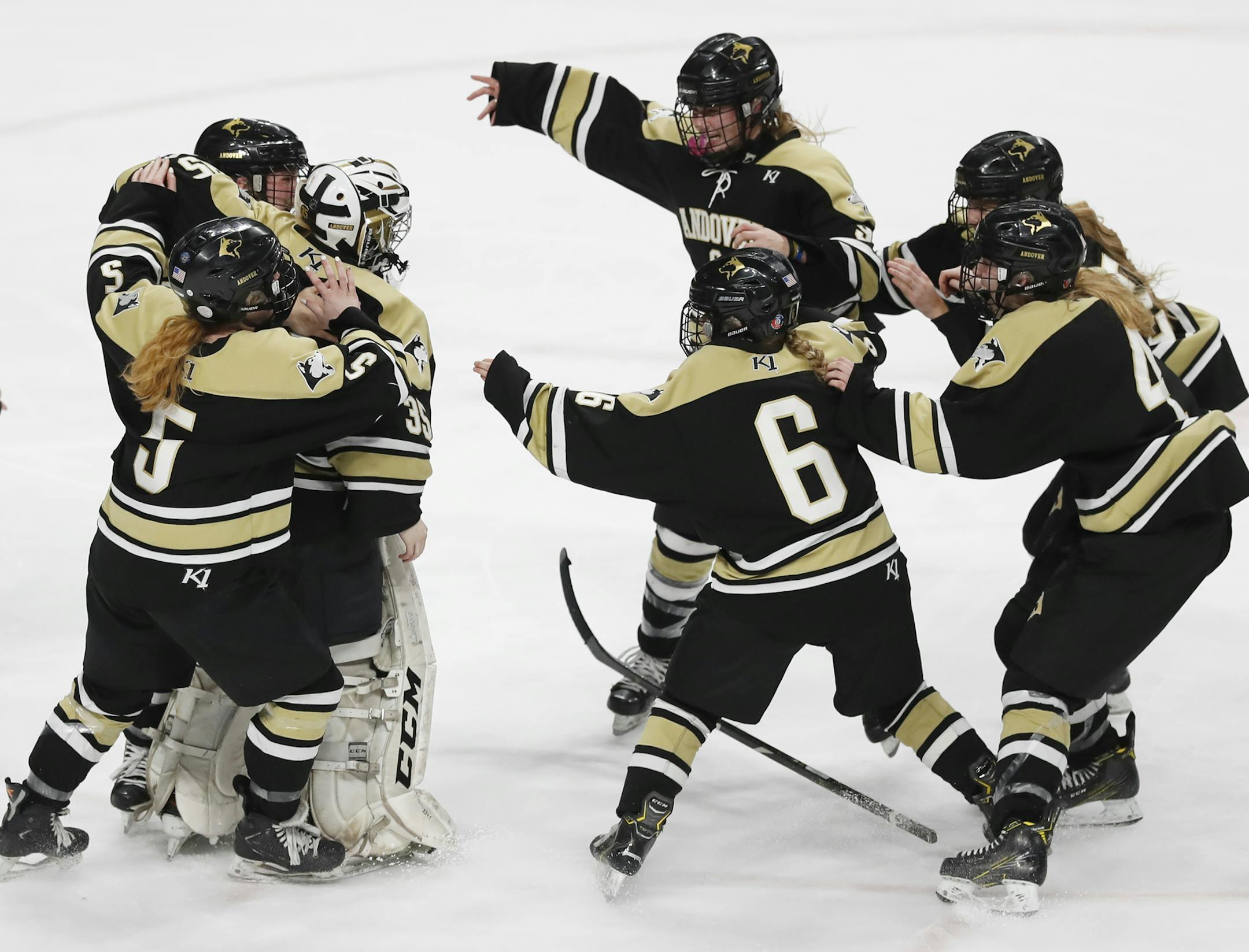 Andover celebrates its 5-3 win over Edina in the 2A girls' hockey championship.] 2A girls' hockey championship game between Andover and Edina. RICHARD TSONG-TAATARII ¥ richard.tsong-taatarii@startribune.com