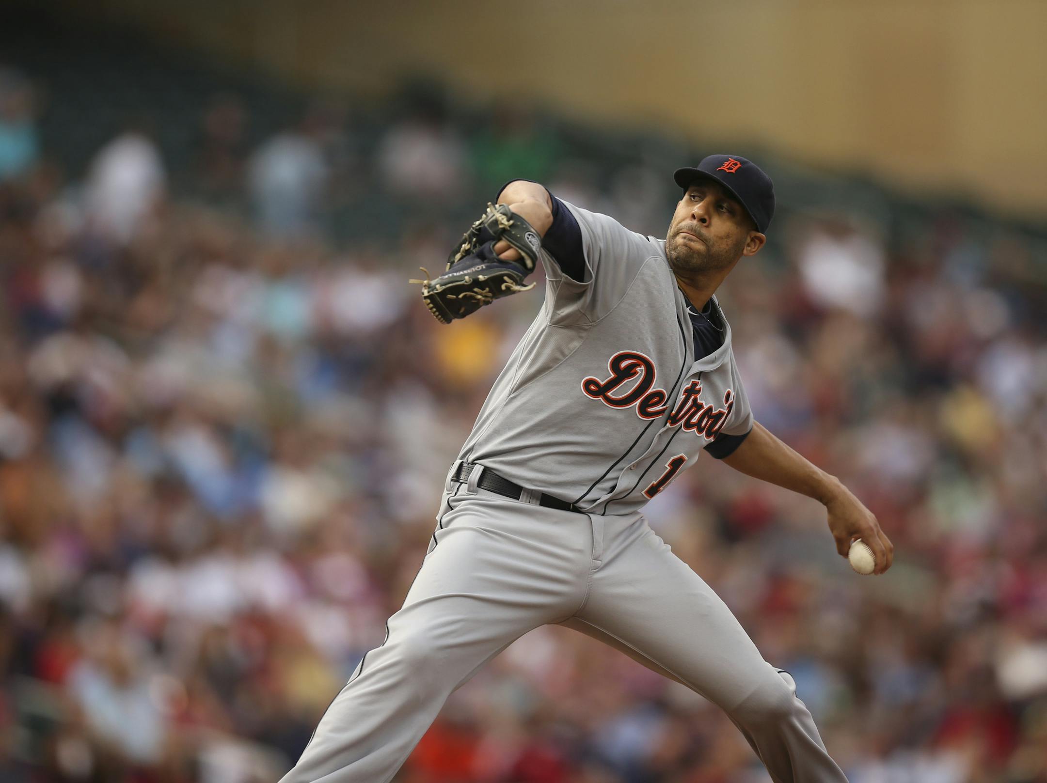 Detroit Tigers starting pitcher David Price throwing against Minnesota in the first inning Thursday night at Target Field. JEFF WHEELER &#xef; jeff.wheeler@startribune.com The Twins began a series with the Detroit Tigers Thursday night, July 9, 2015 at Target Field in Minneapolis.