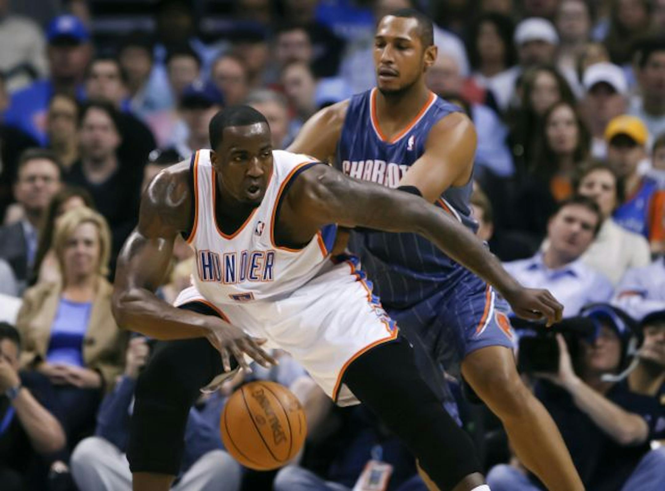 Center Kendrick Perkins, front, brings toughness and championship experience to the Thunder.