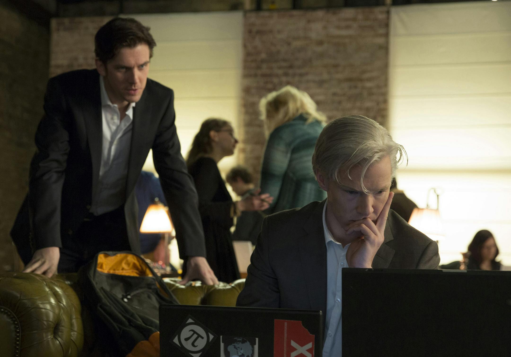 This image released by Dreamworks Pictures shows Dan Stevens as journalist Ian Katz, left, and Benedict Cumberbatch as WikiLeaks founder Julian Assange in a scene from "The Fifth Estate." (AP Photo/Dreamworks Pictures, Frank Connor) ORG XMIT: MIN2013101617263878