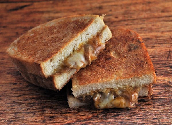 Recipe: French Onion Grilled Cheese Sandwiches