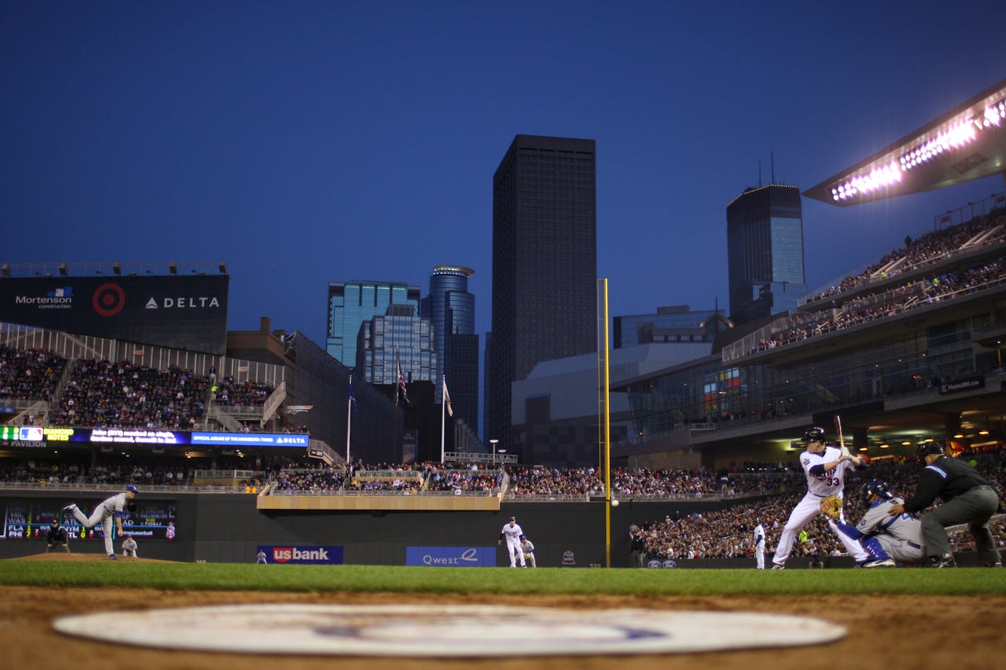 A real estate investor says putting a Vikings stadium near popular Target Field and the Minneapolis Farmers Market would make a "sports and entertainment corridor" that would take advantage of the area's ample parking, transit and nearby eateries and watering holes.