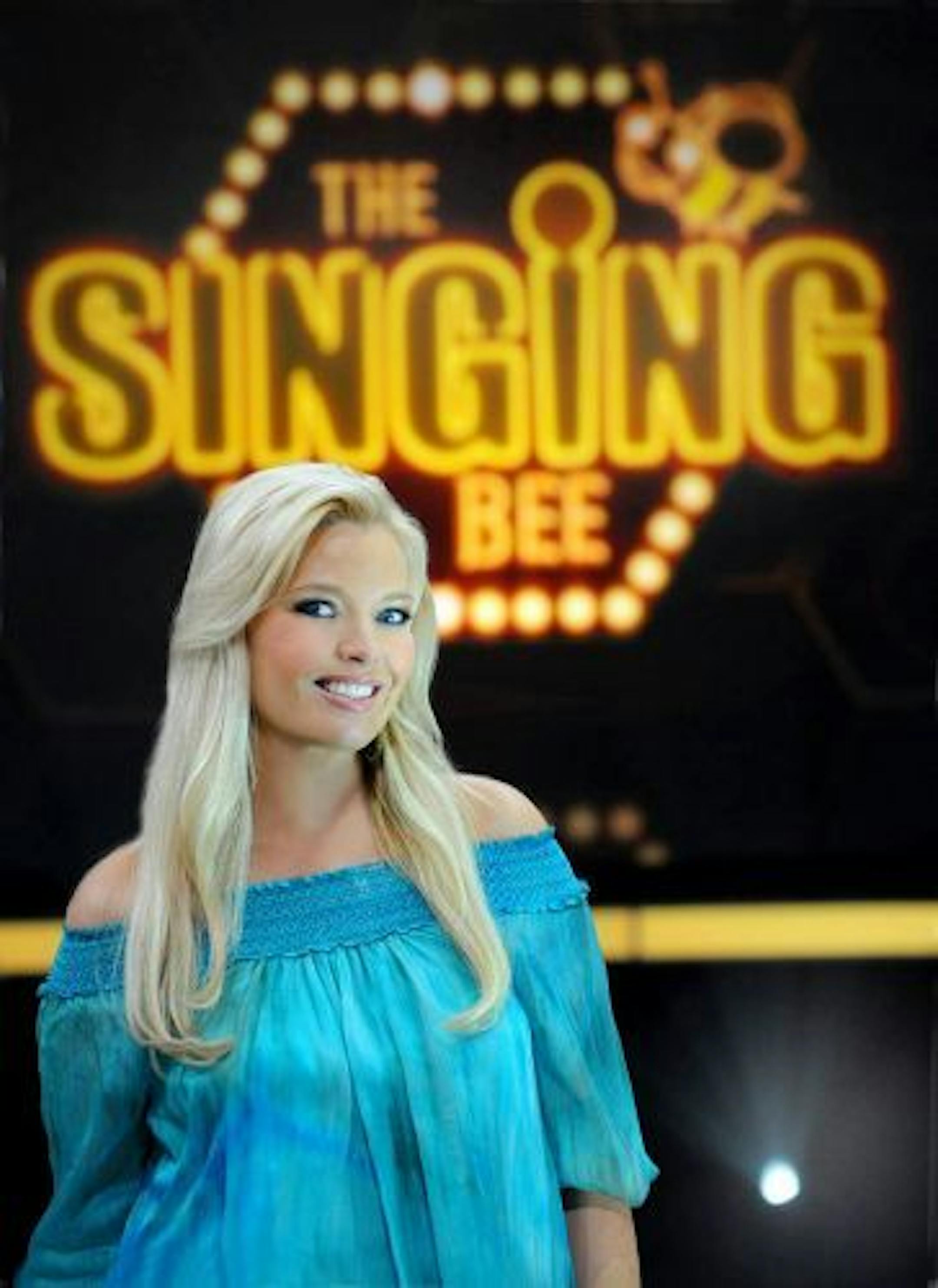 The Singing Bee CMT has teamed up with The Gurin Company and JUMA Entertainment to produce ten, all-new one-hour episodes of the karaoke-style singing competition, THE SINGING BEE. Hosted by comedic actress Melissa Peterman (�Reba�), THE SINGING BEE tests contestants� knowledge of lyrics to well-known songs and those who fail to accurately sing the correct lyrics are eliminated from the competition. New to CMT, THE SINGING BEE will blend a mix of 60 percent country music with 40 percent popular