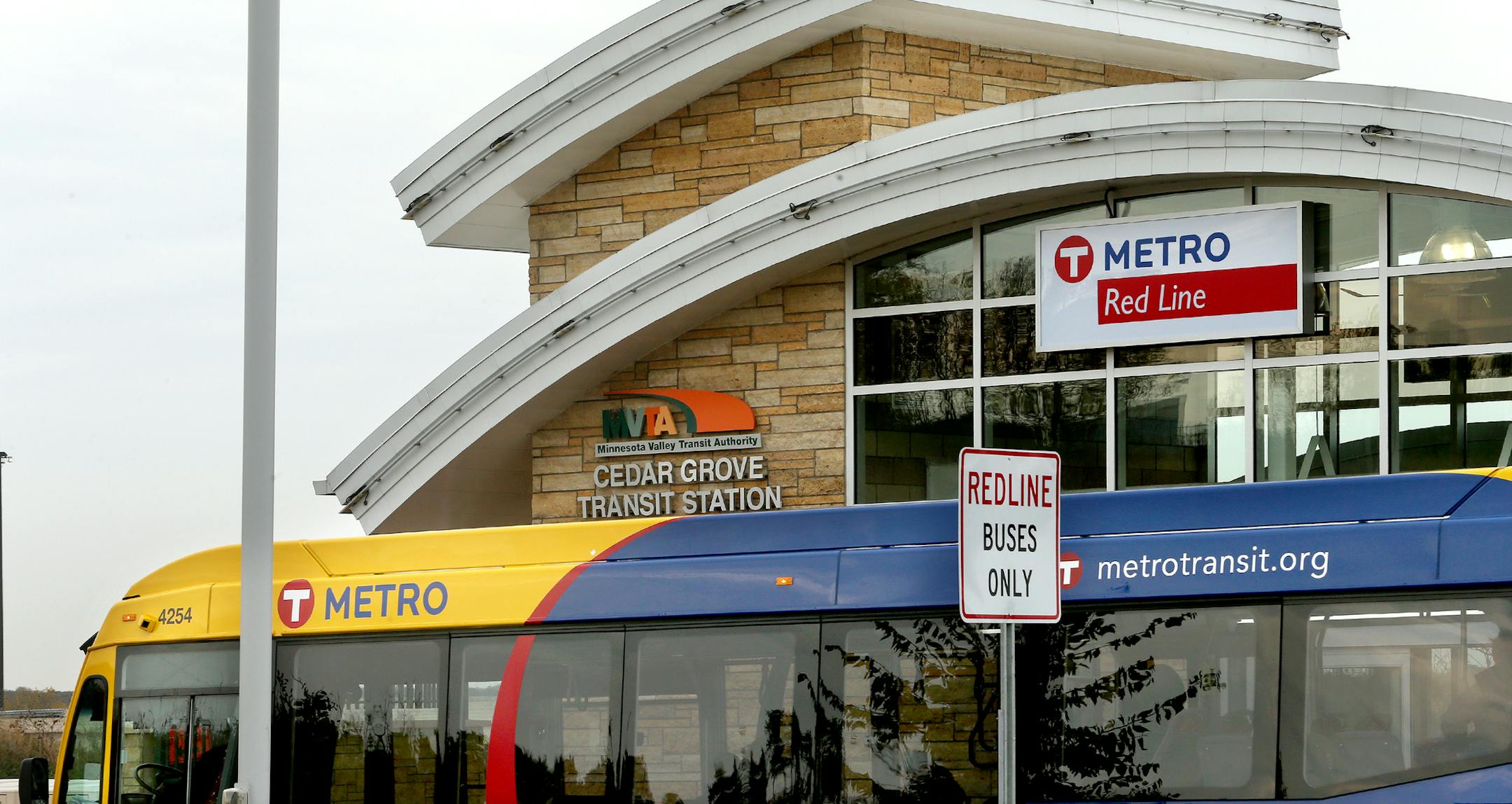 To reach the Cedar Grove park-and-ride station, Red Line buses have to leave the freeway at Diffley Avenue. The round trip is a slow 2 miles on local streets.